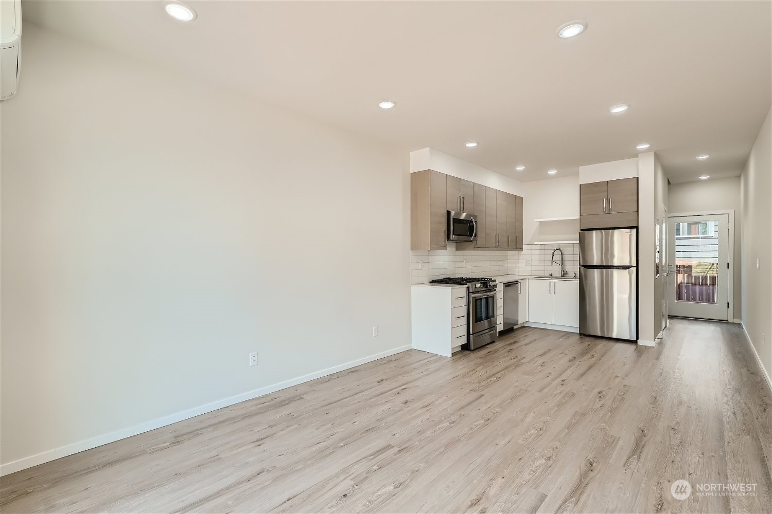 1914 S Grand Street