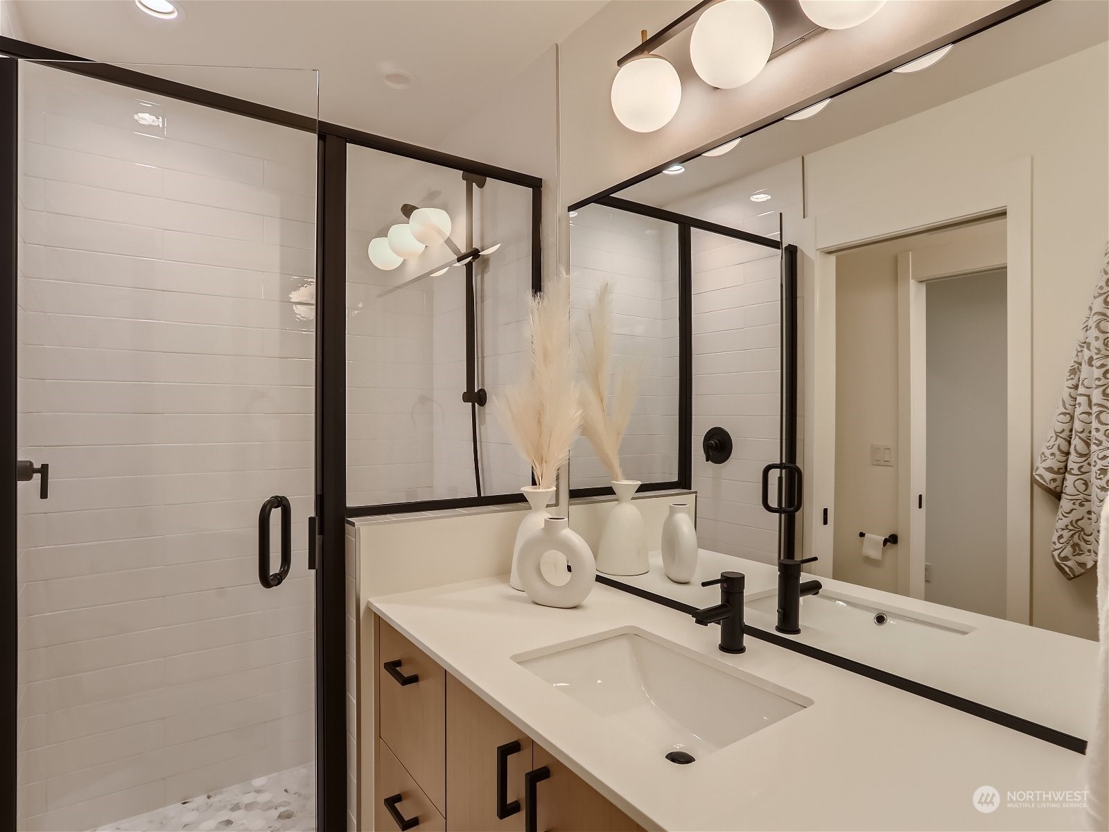10342 Wallingford Avenue N Unit: B