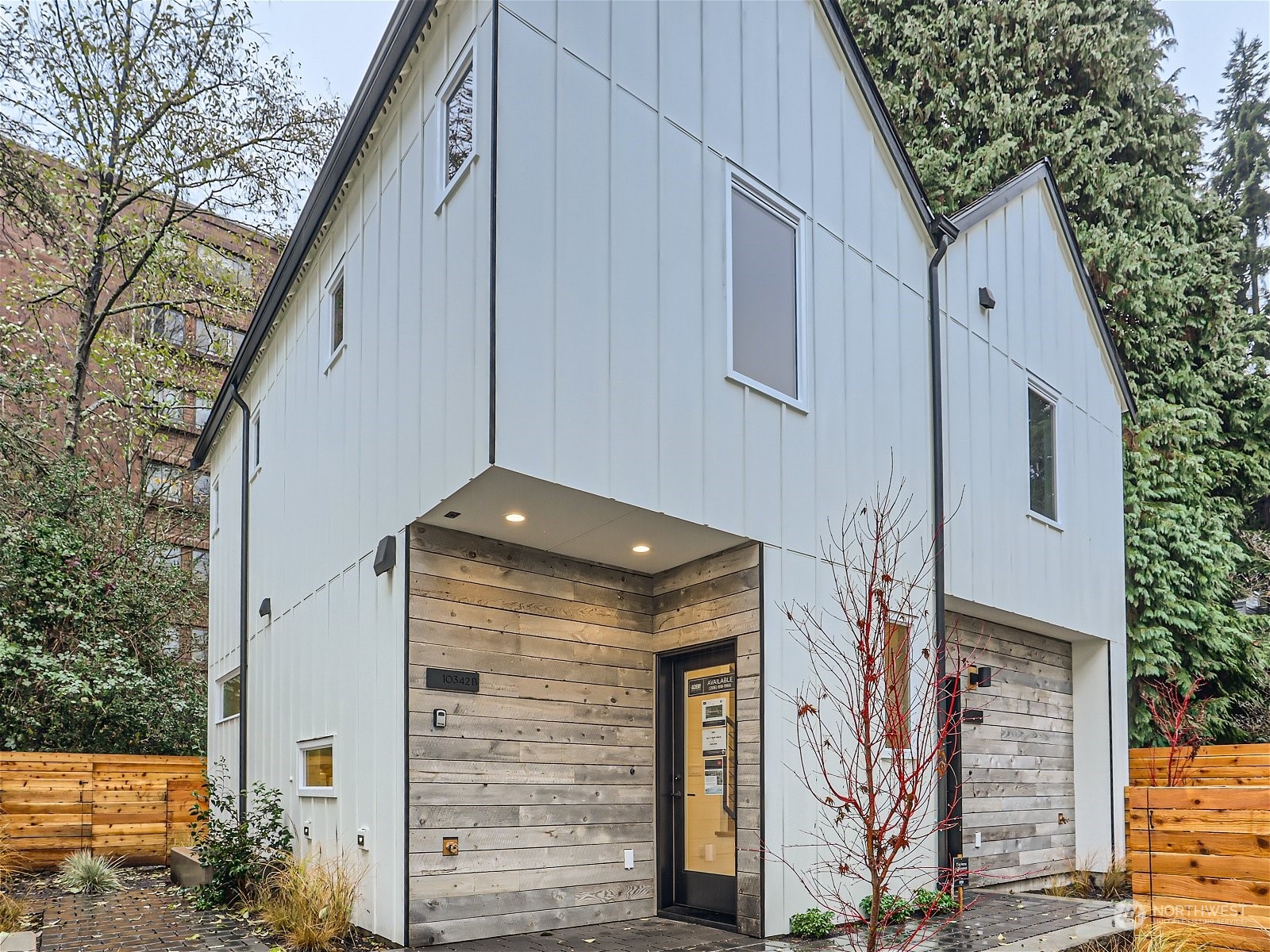 10342 Wallingford Avenue N Unit: B