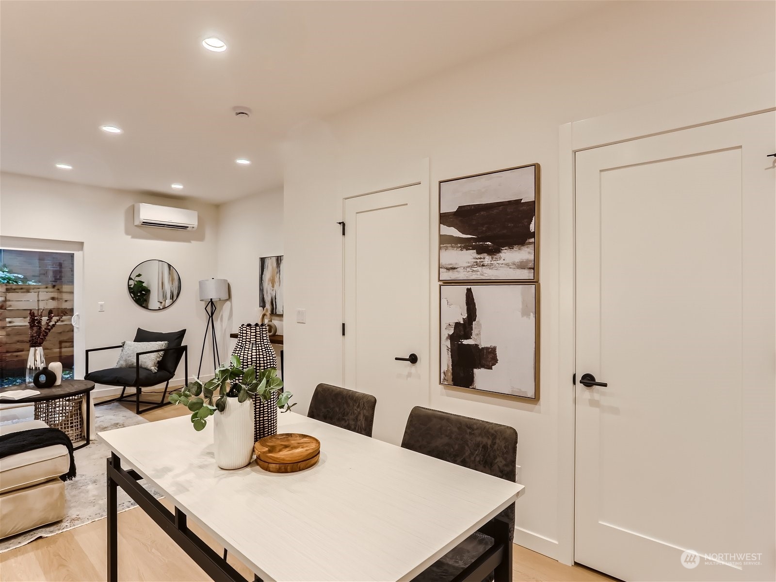 10342 Wallingford Avenue N Unit: B