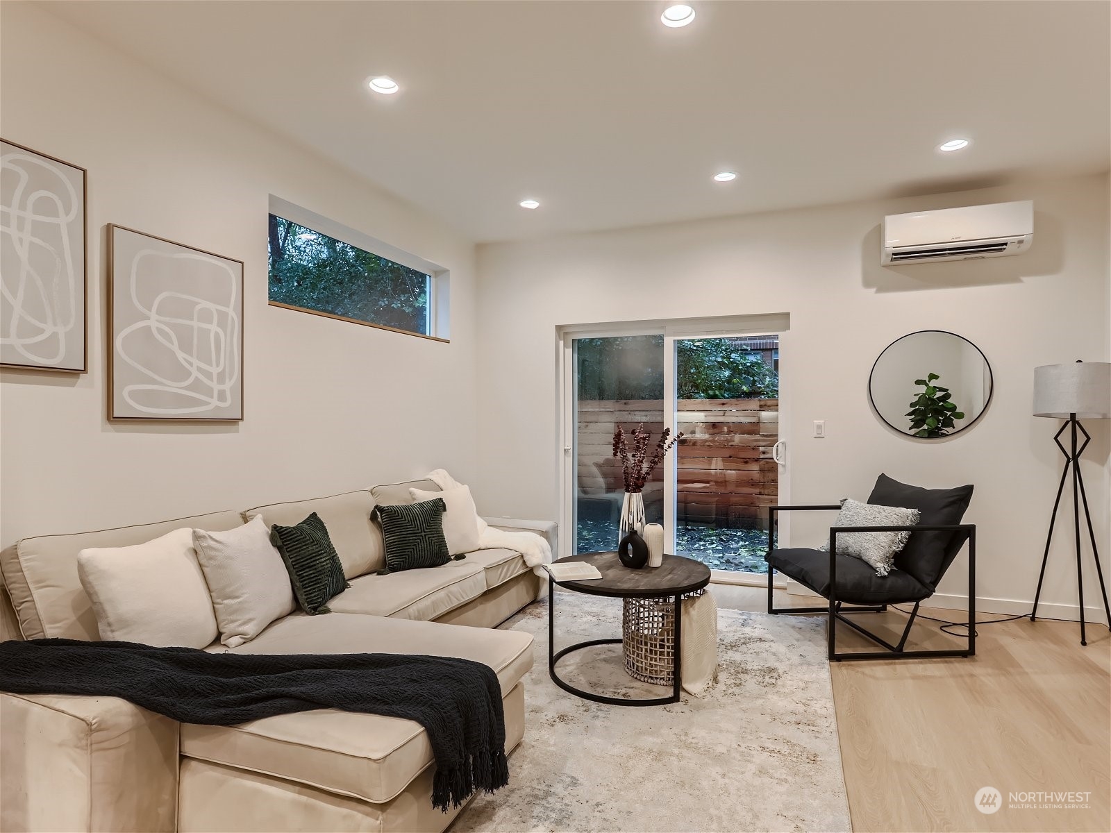 10342 Wallingford Avenue N Unit: B