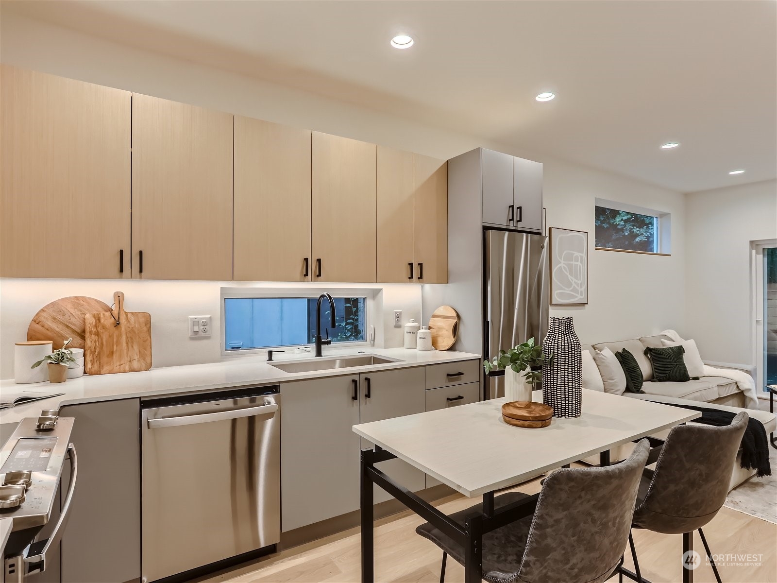 10342 Wallingford Avenue N Unit: B