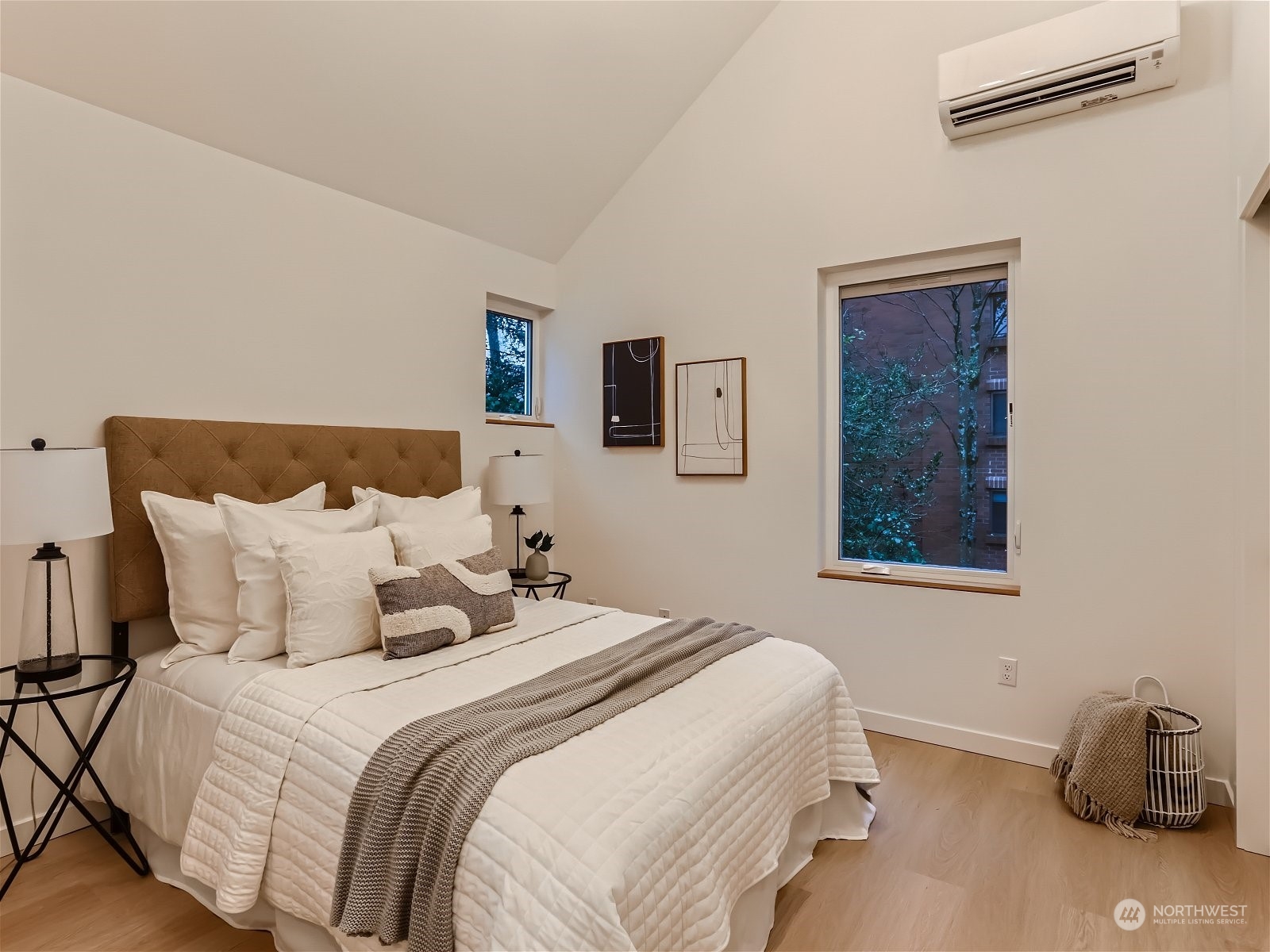 10342 Wallingford Avenue N Unit: B