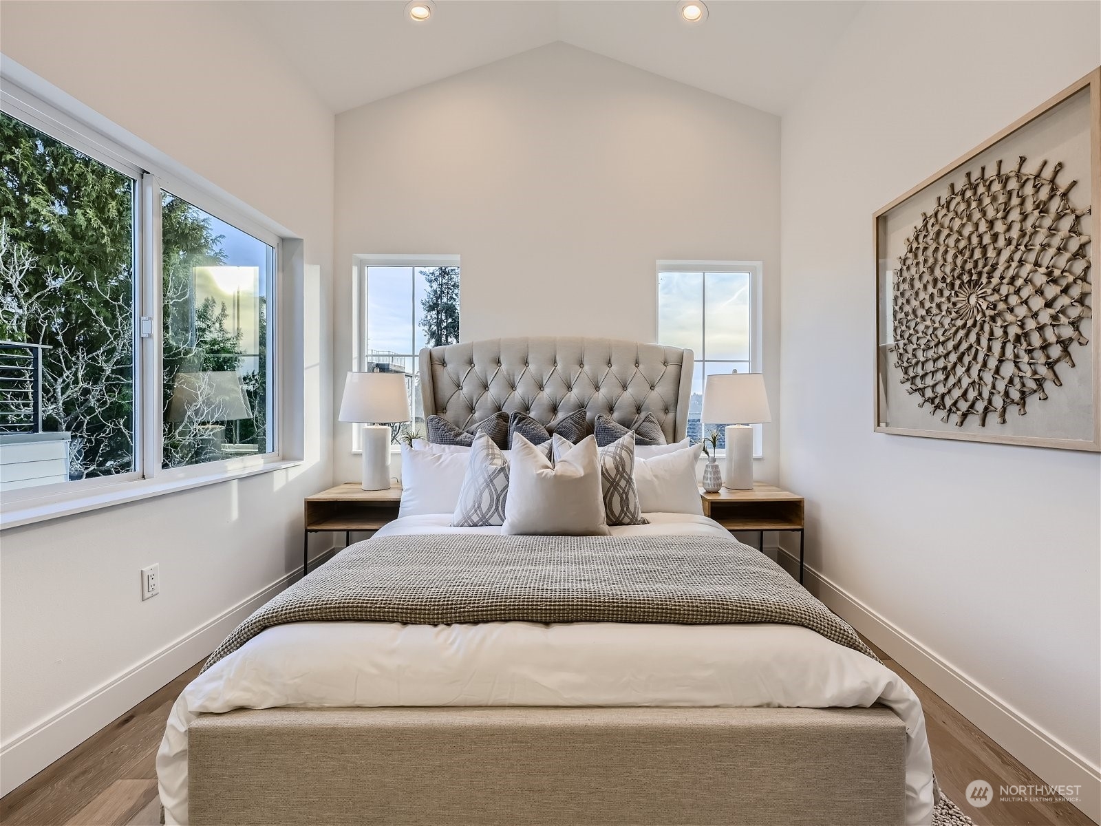 4220 Greenwood Avenue N Unit: B