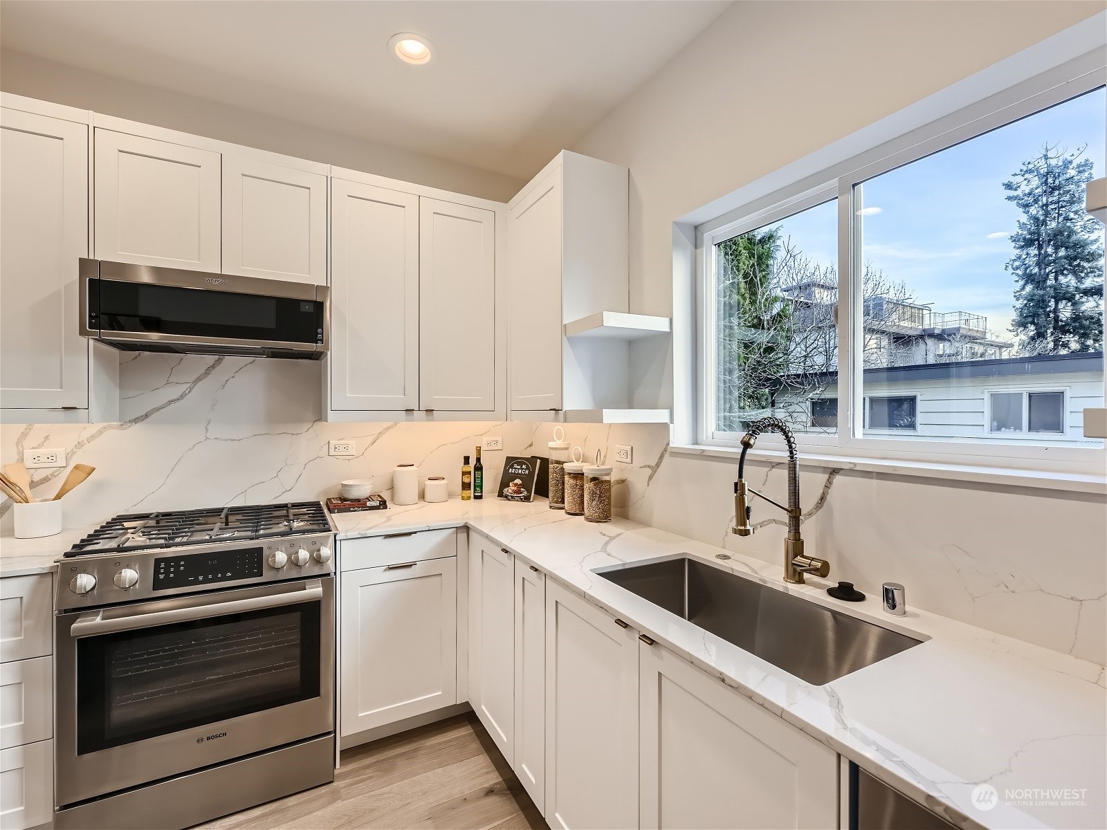 4220 Greenwood Avenue N Unit: B