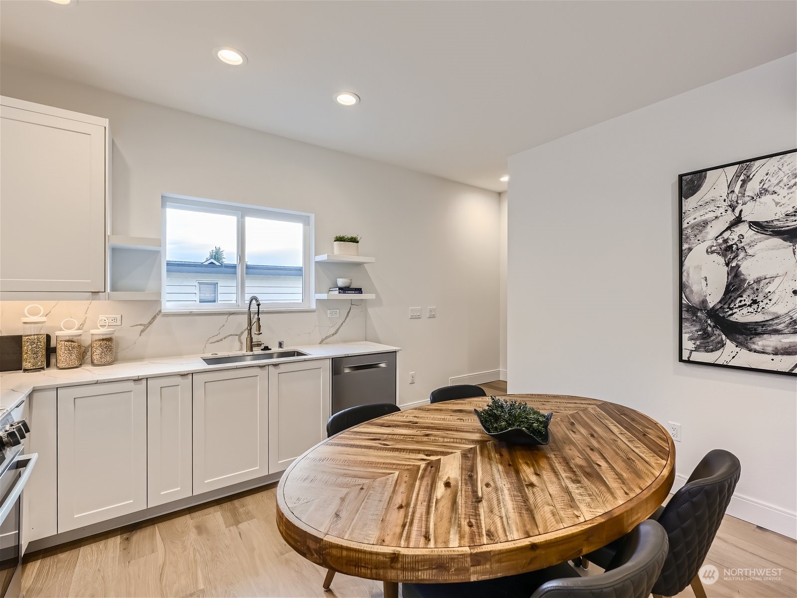 4220 Greenwood Avenue N Unit: B