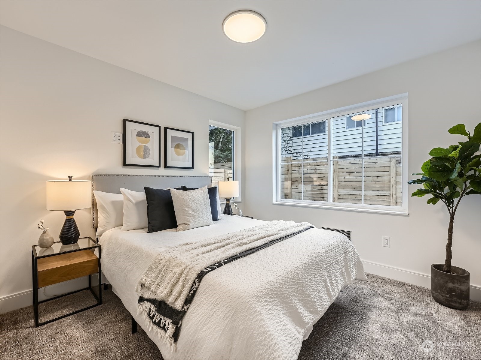 4220 Greenwood Avenue N Unit: B