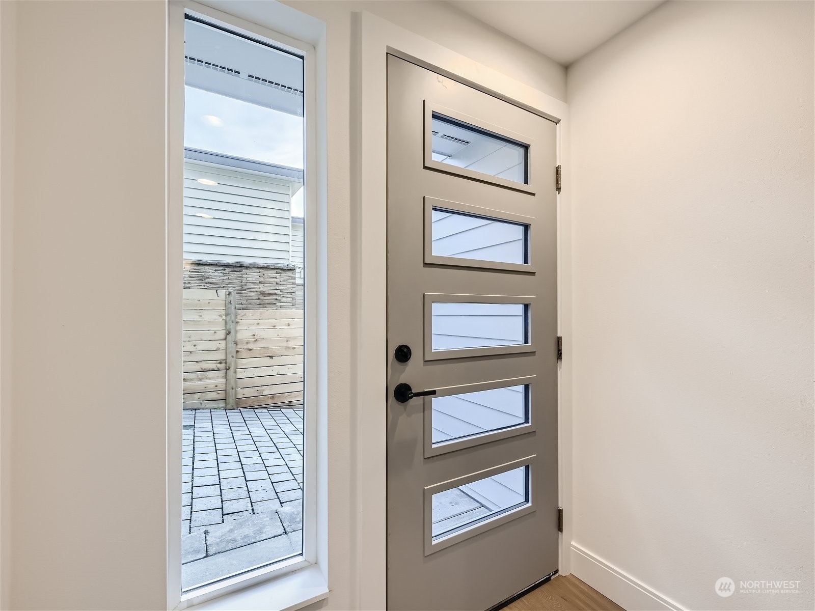 4220 Greenwood Avenue N Unit: B
