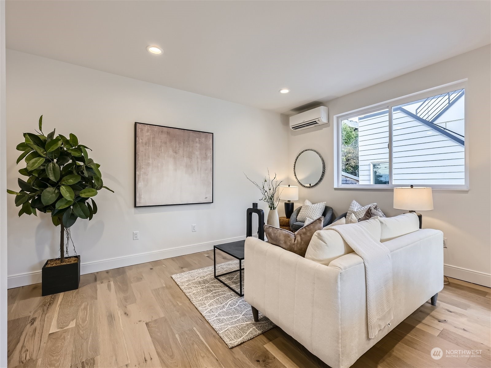 4220 Greenwood Avenue N Unit: B