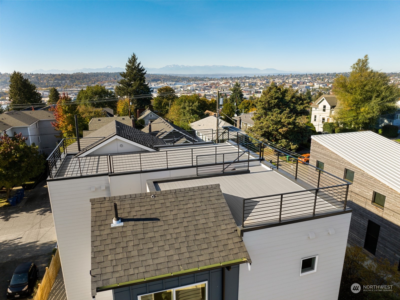 4220 Greenwood Avenue N Unit: B