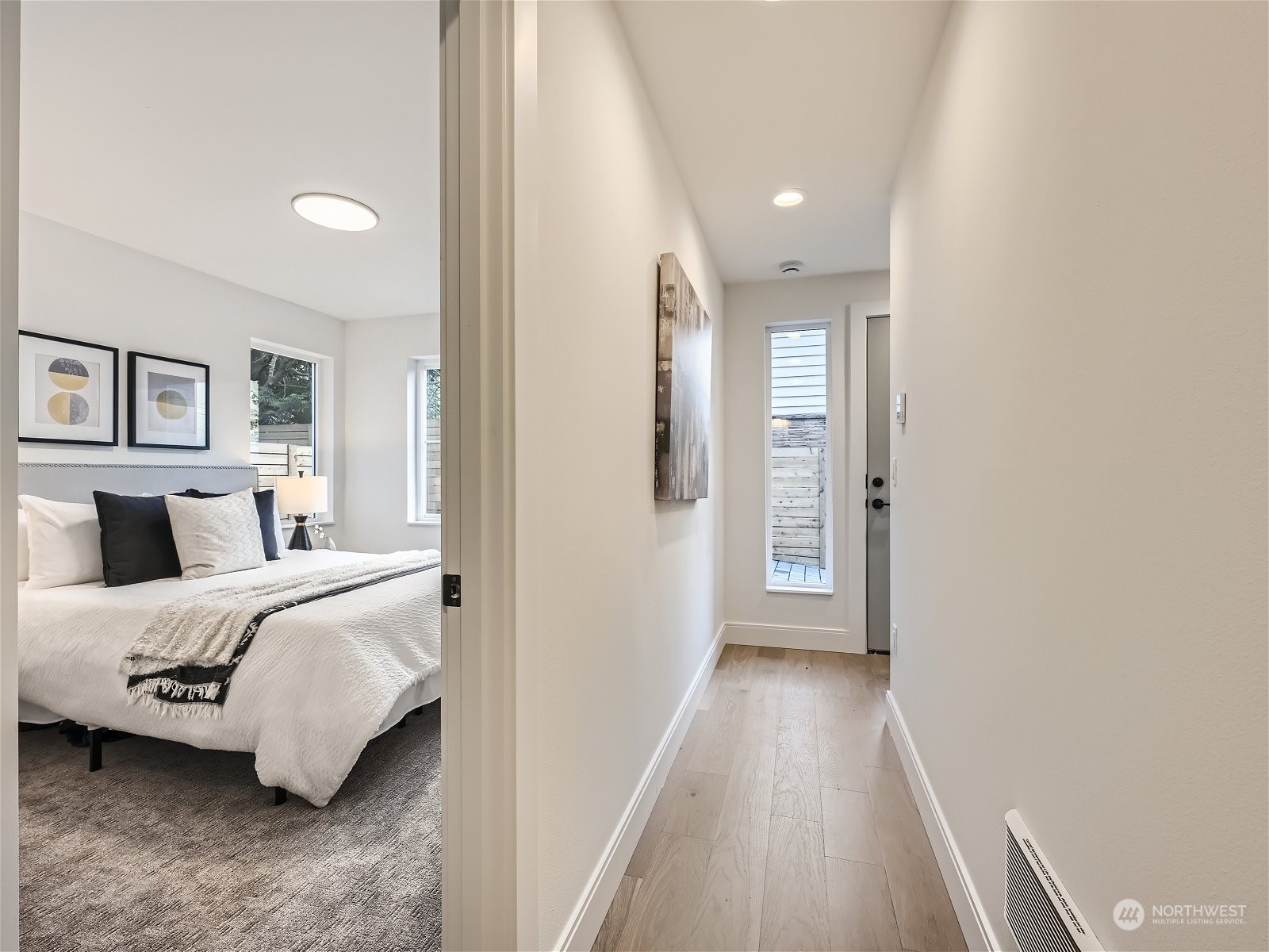4220 Greenwood Avenue N Unit: B