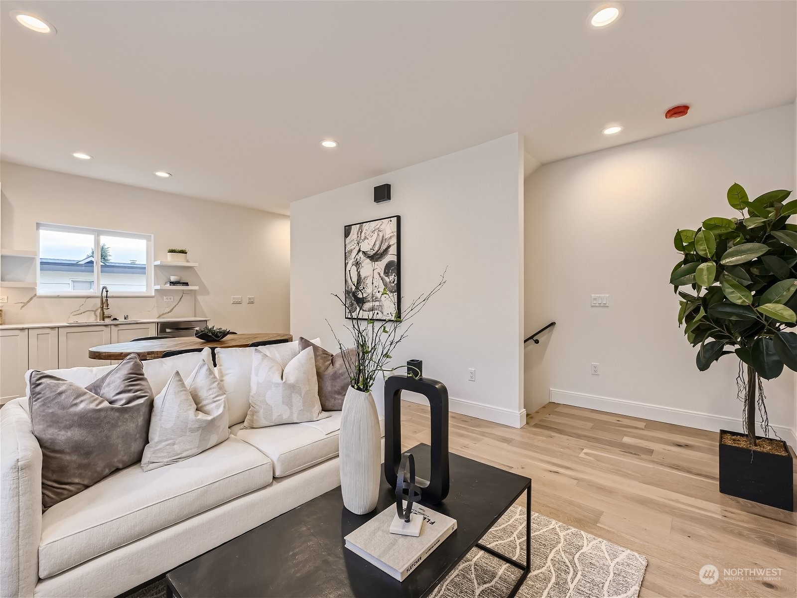 4220 Greenwood Avenue N Unit: B