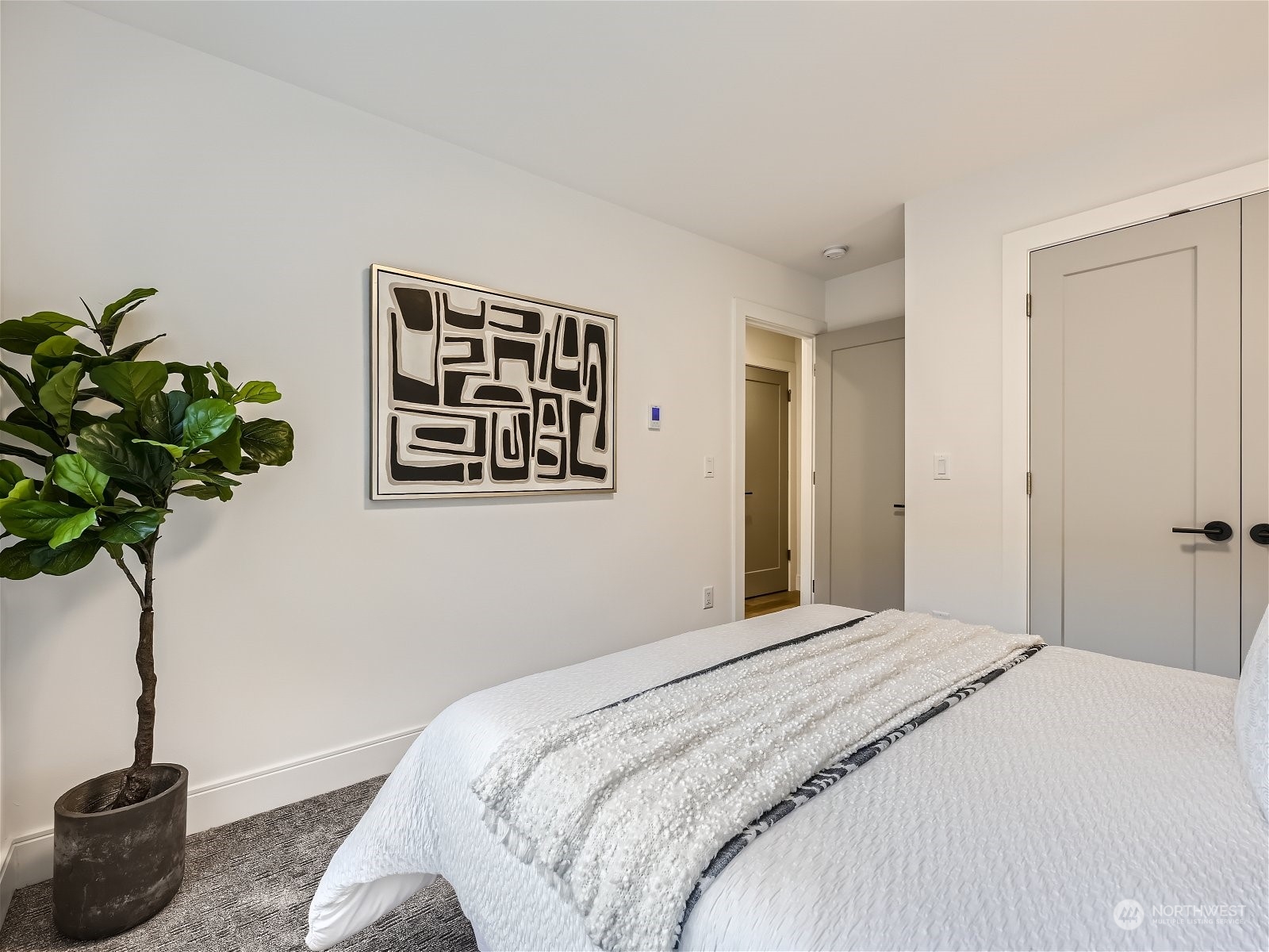 4220 Greenwood Avenue N Unit: B
