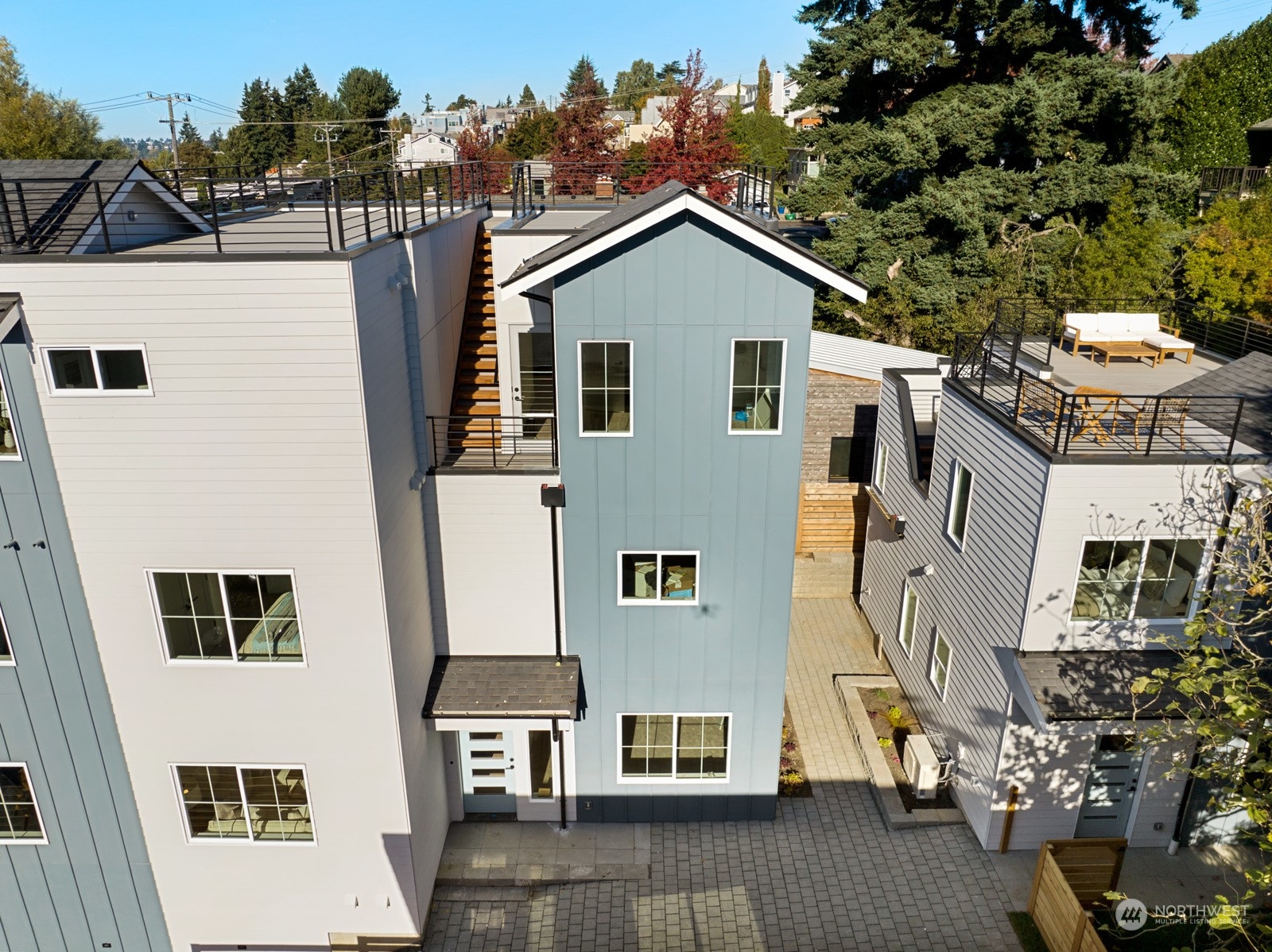 4220 Greenwood Avenue N Unit: B