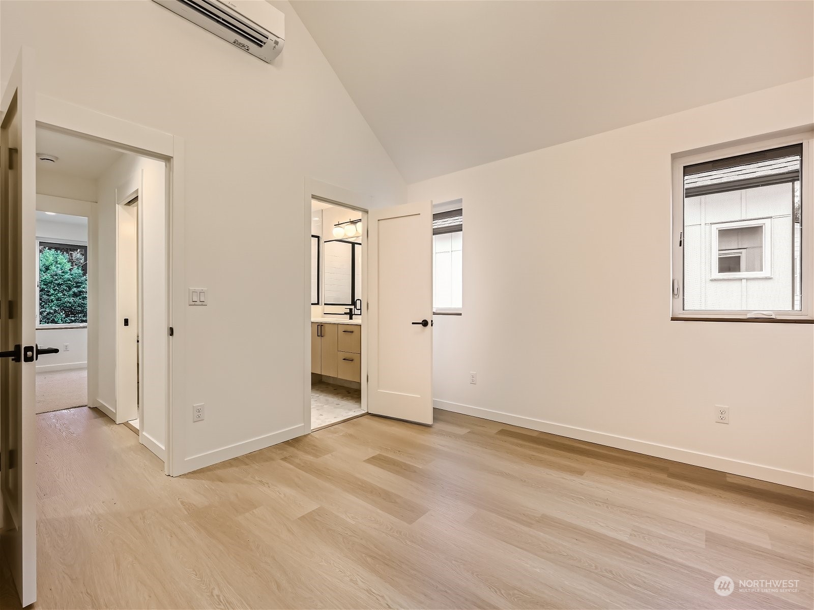 10346 Wallingford Avenue N Unit: B