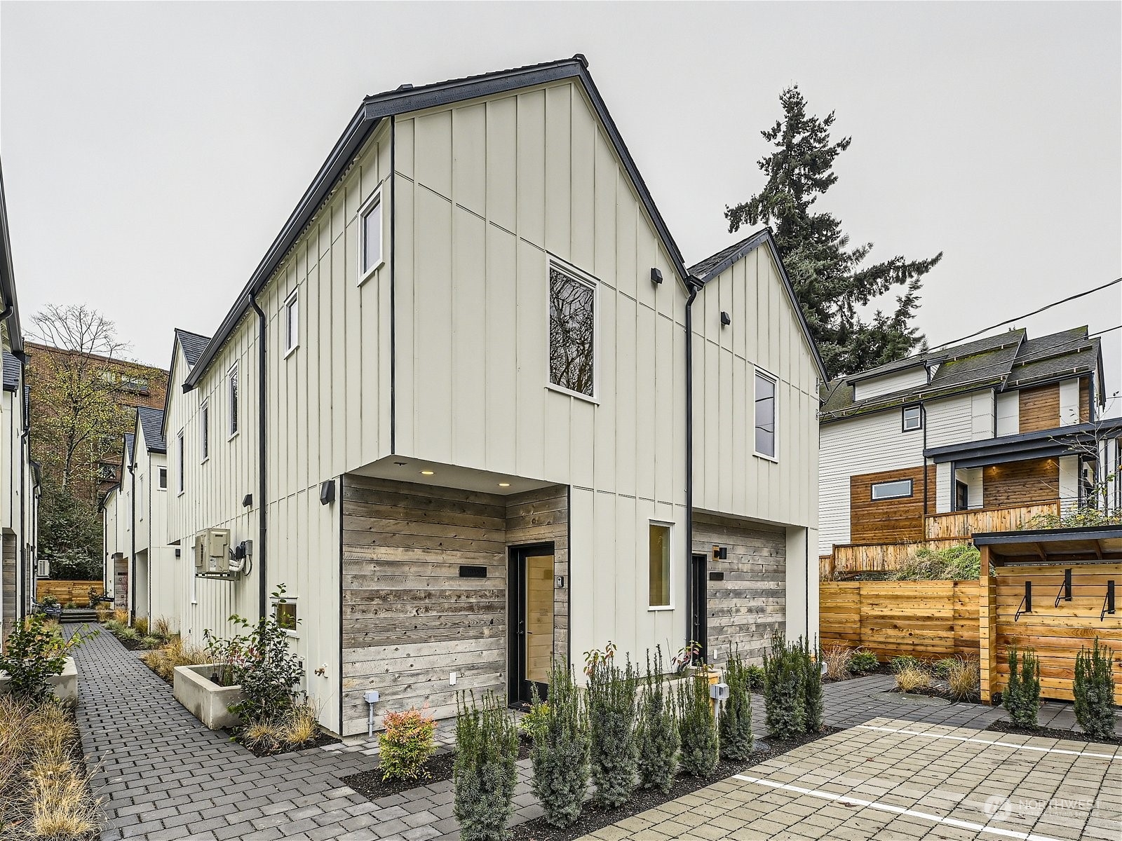 10346 Wallingford Avenue N Unit: B