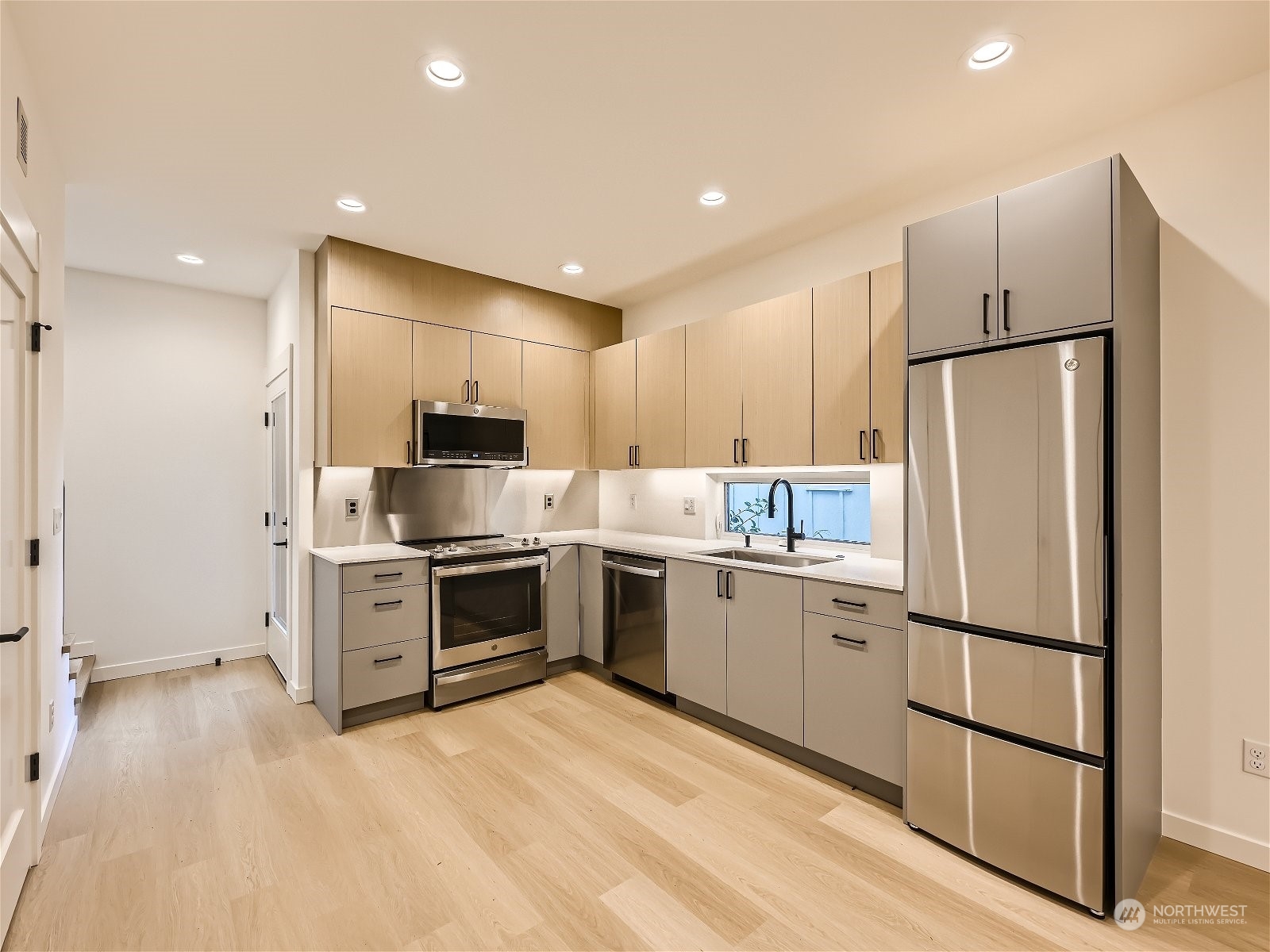 10346 Wallingford Avenue N Unit: B
