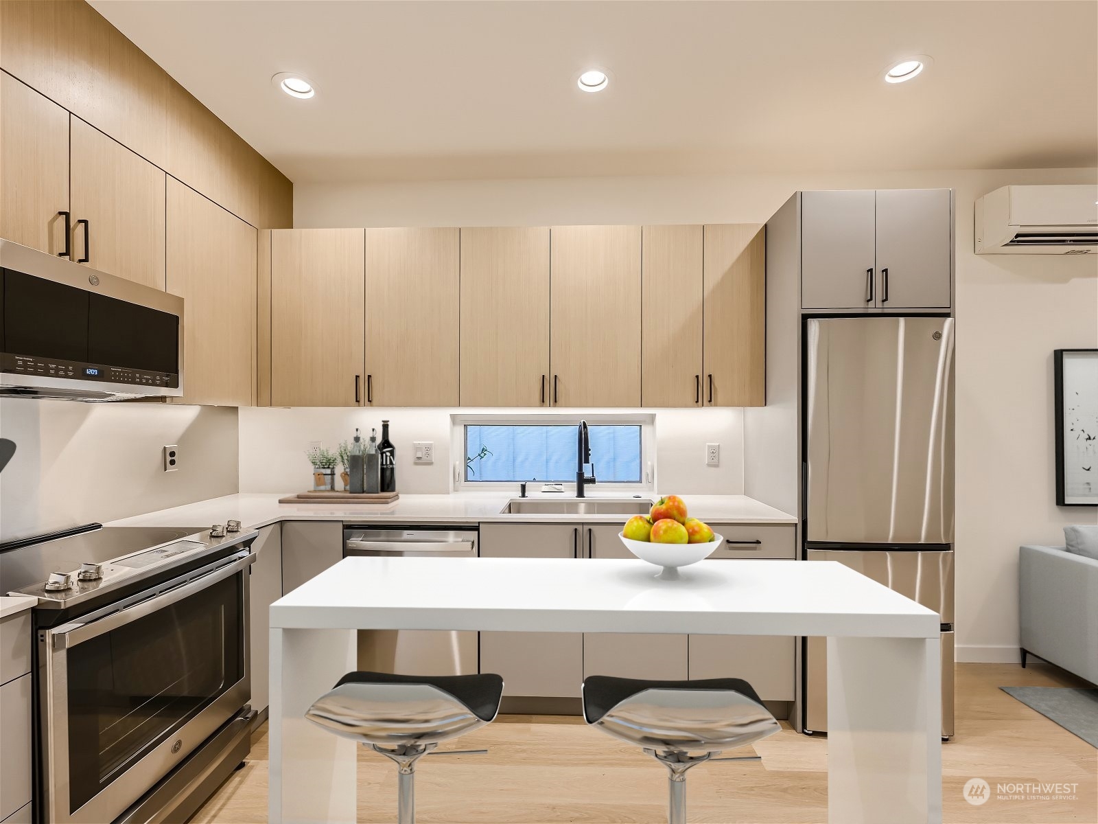 10346 Wallingford Avenue N Unit: B