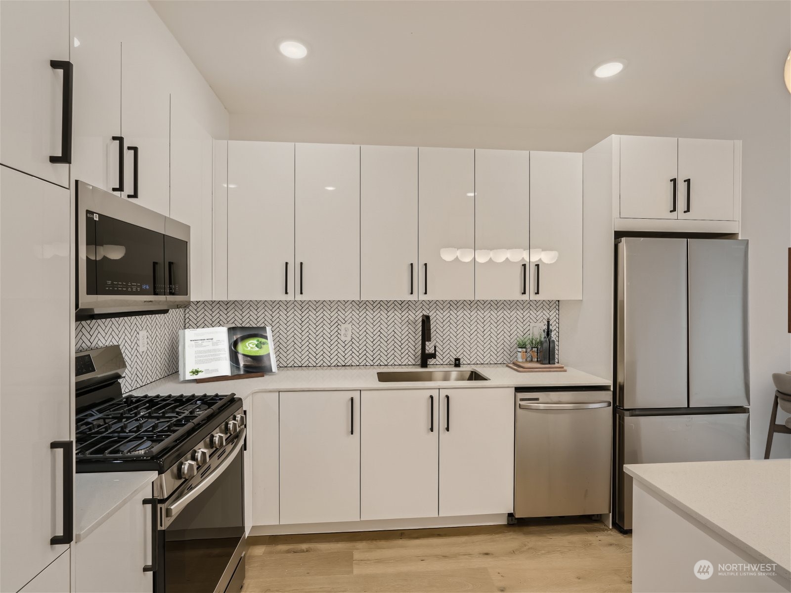 1108 33rd Avenue Unit: C