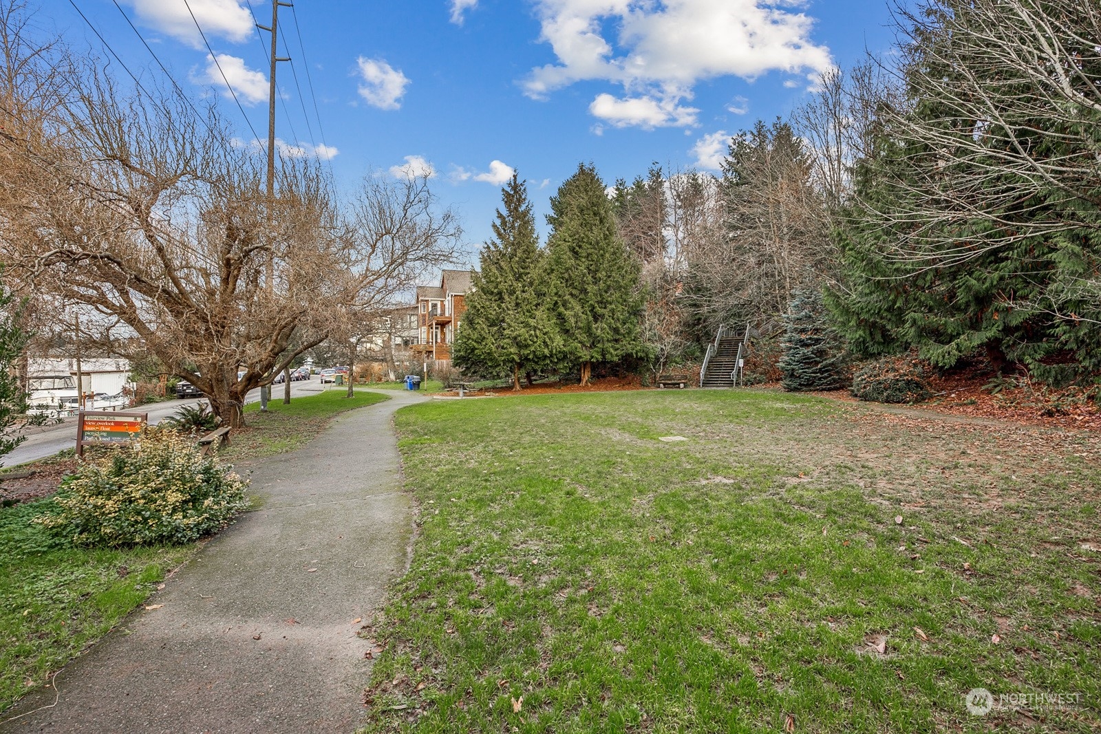 2920 Eastlake Avenue E Unit: 208