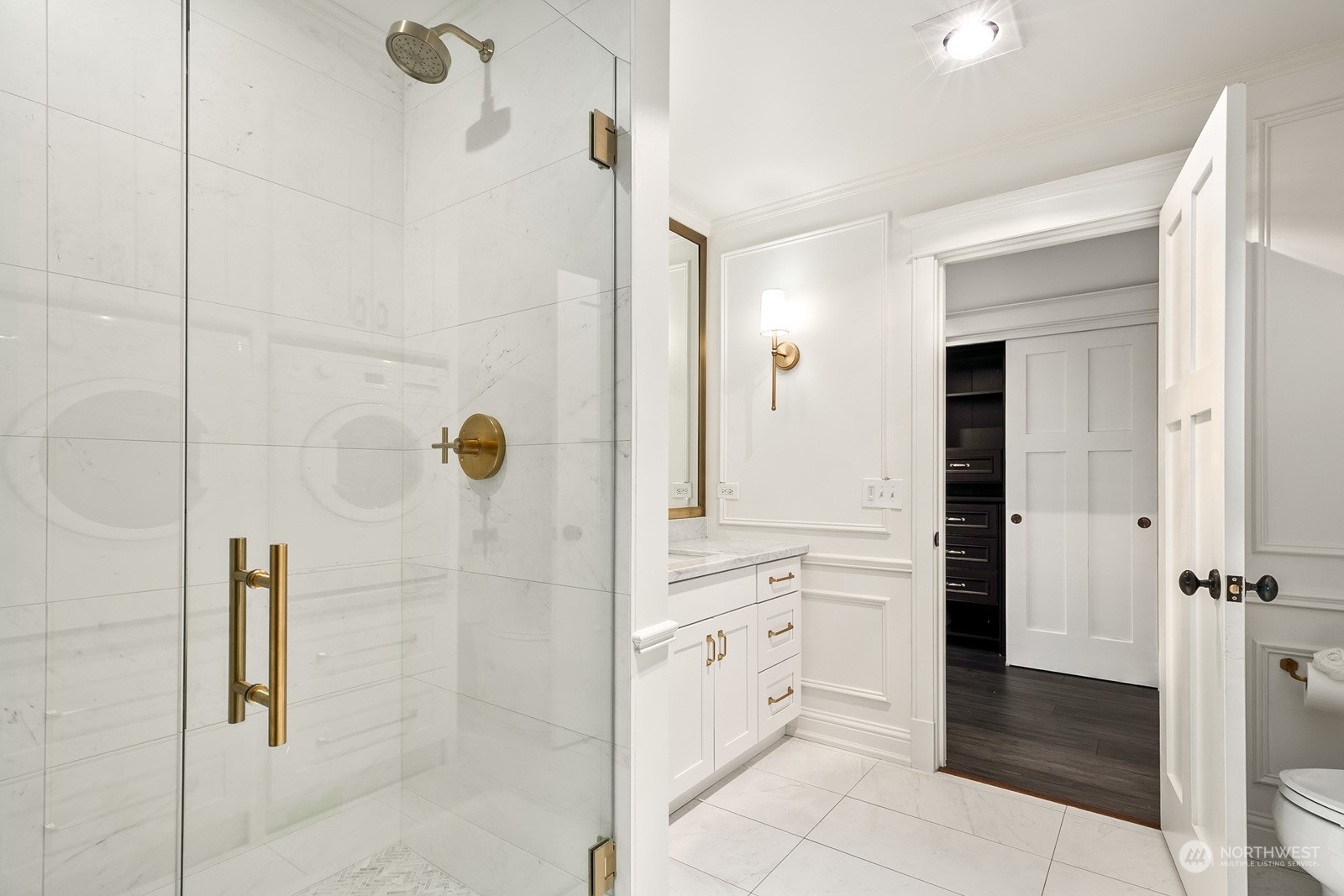 2920 Eastlake Avenue E Unit: 208