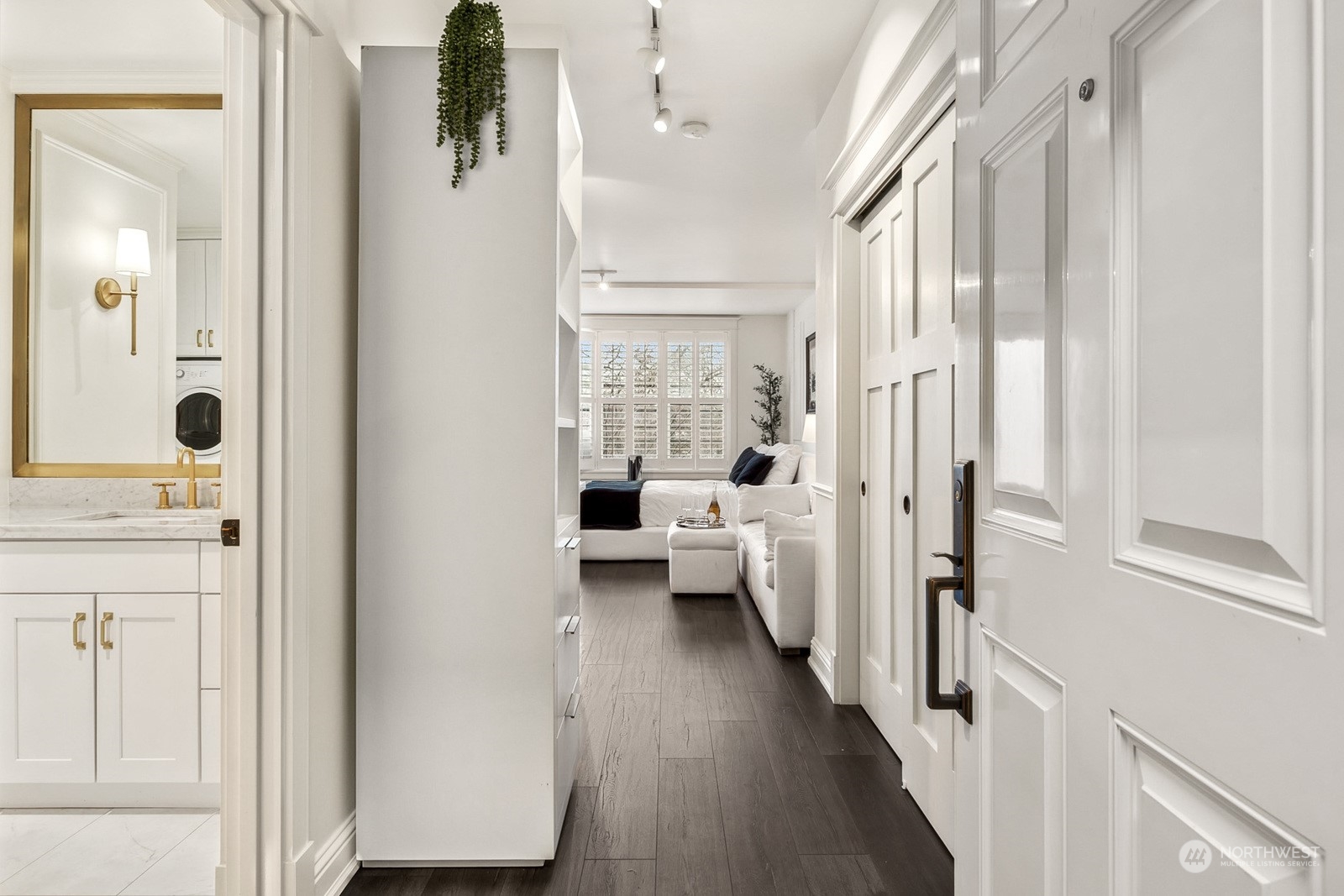 2920 Eastlake Avenue E Unit: 208