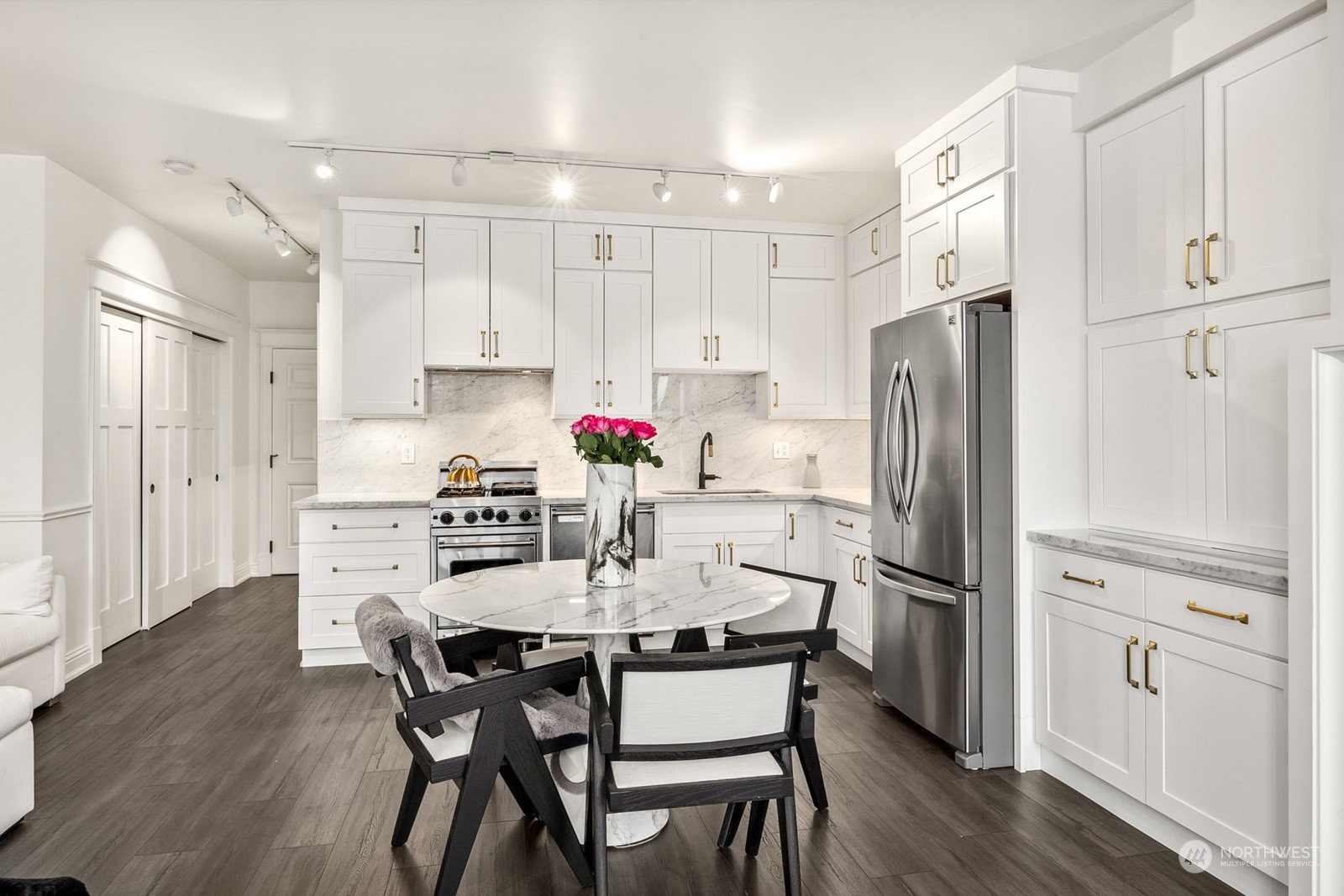 2920 Eastlake Avenue E Unit: 208