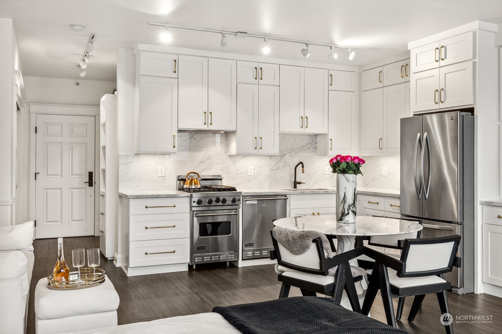 2920 Eastlake Avenue E Unit: 208