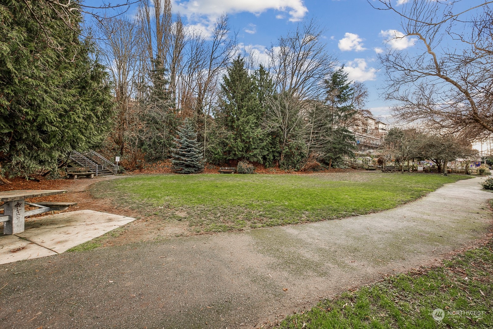 2920 Eastlake Avenue E Unit: 208