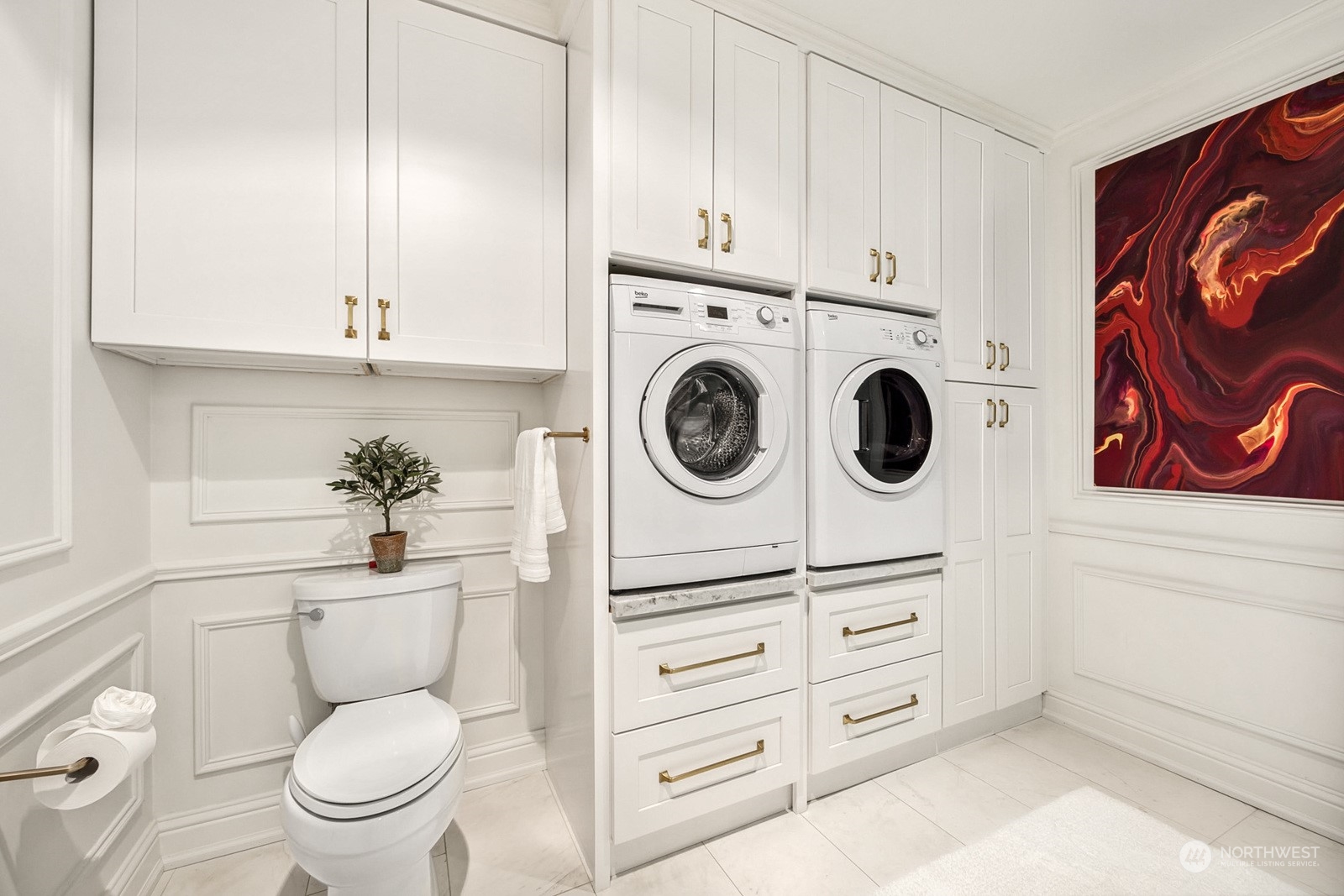 2920 Eastlake Avenue E Unit: 208