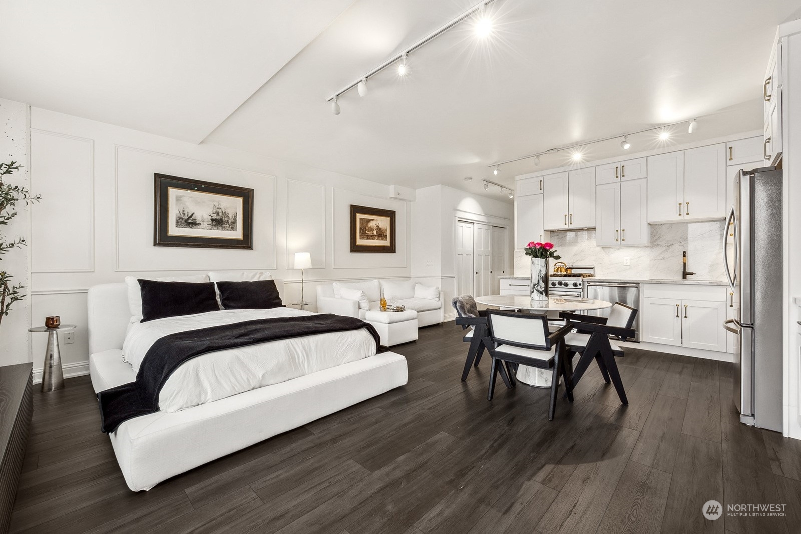 2920 Eastlake Avenue E Unit: 208