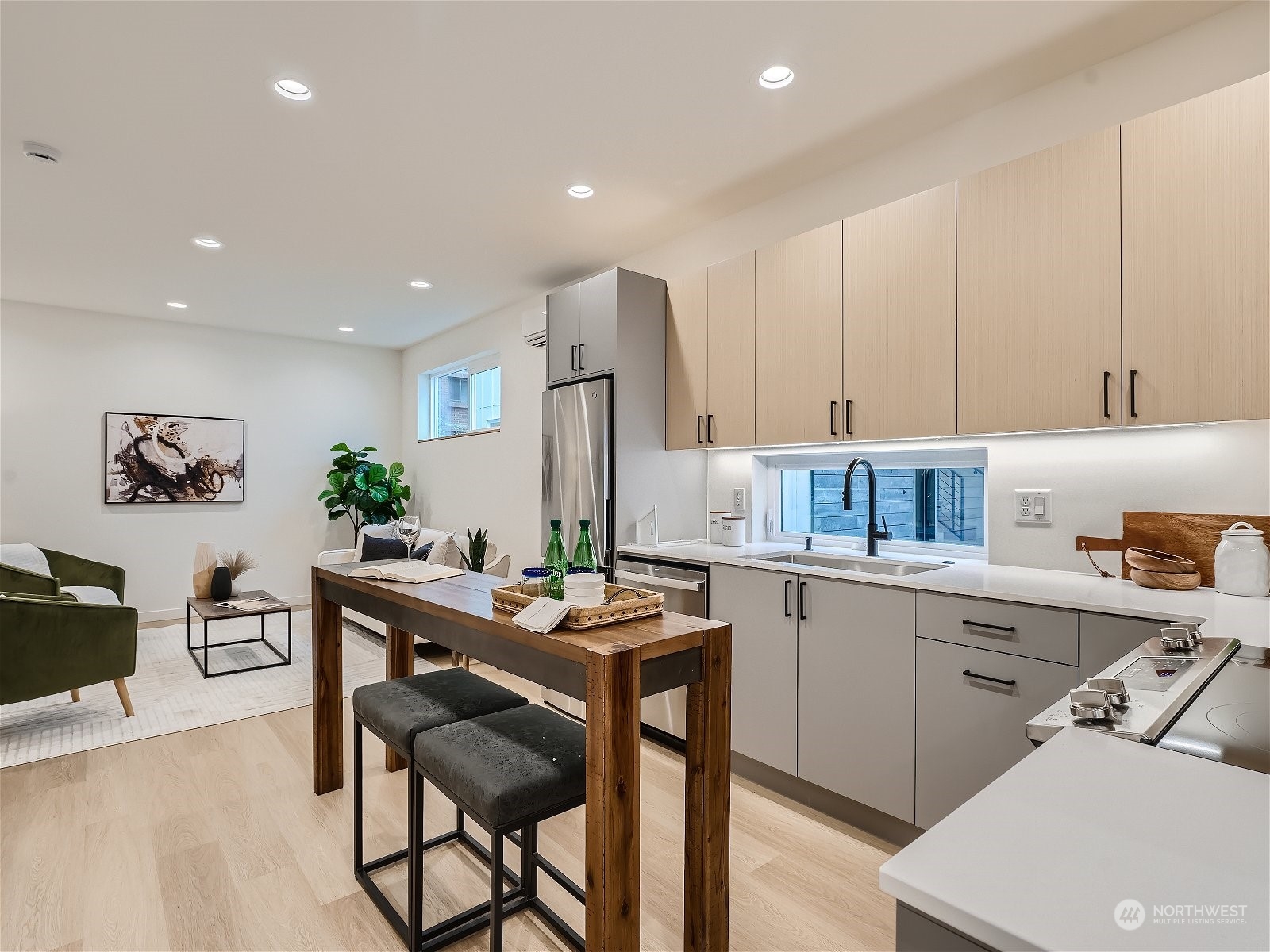 10344 Wallingford Avenue N Unit: B