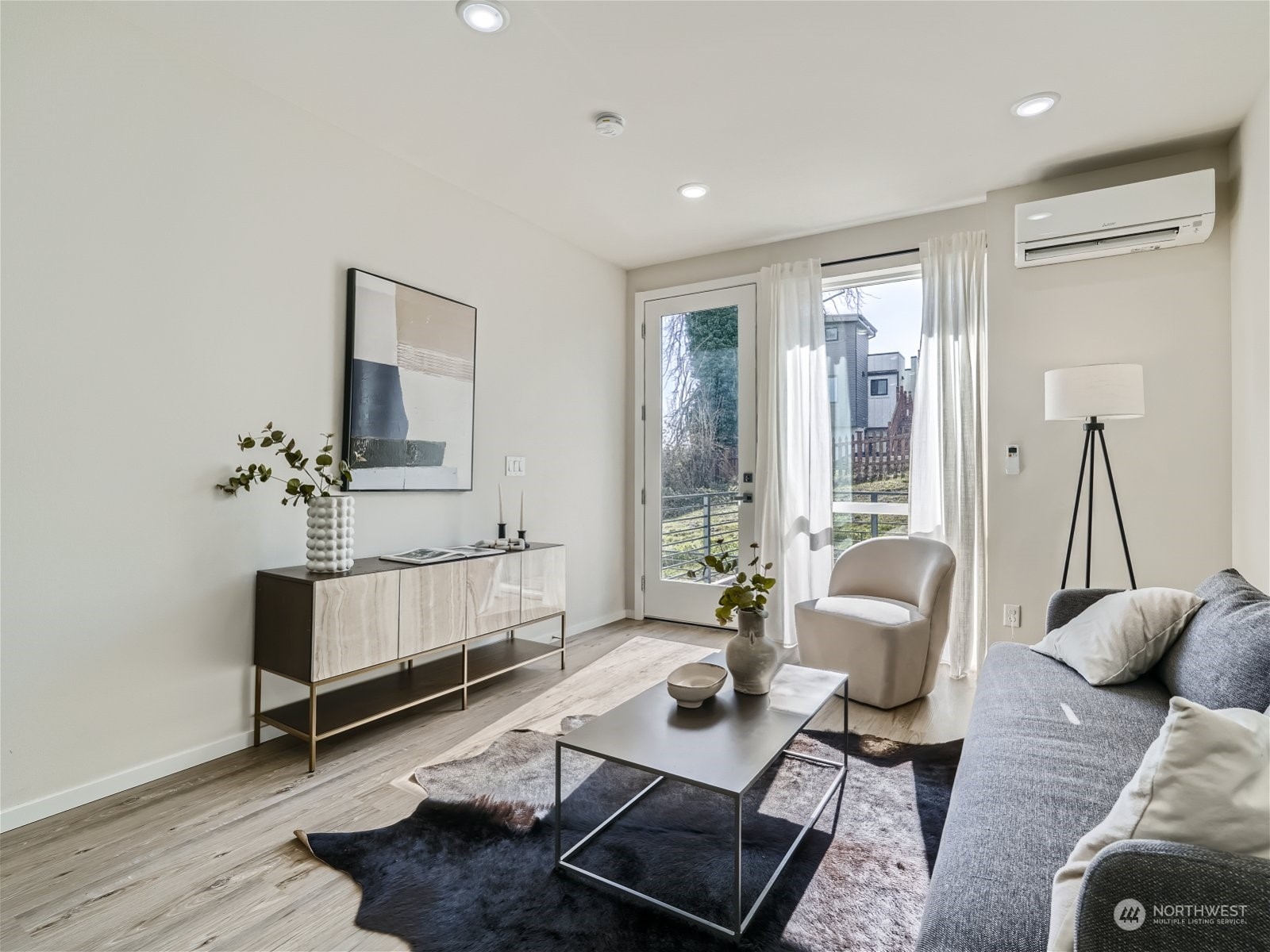 1916 S Grand Street