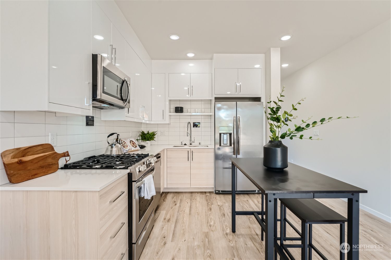 1916 S Grand Street