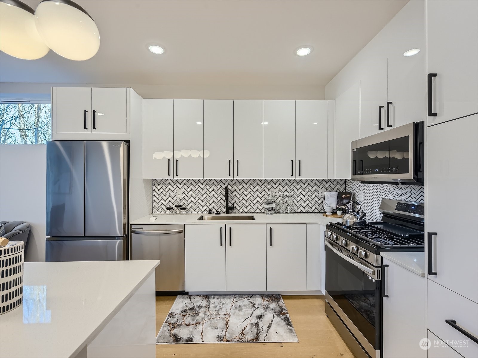 1110 33rd Avenue Unit: C