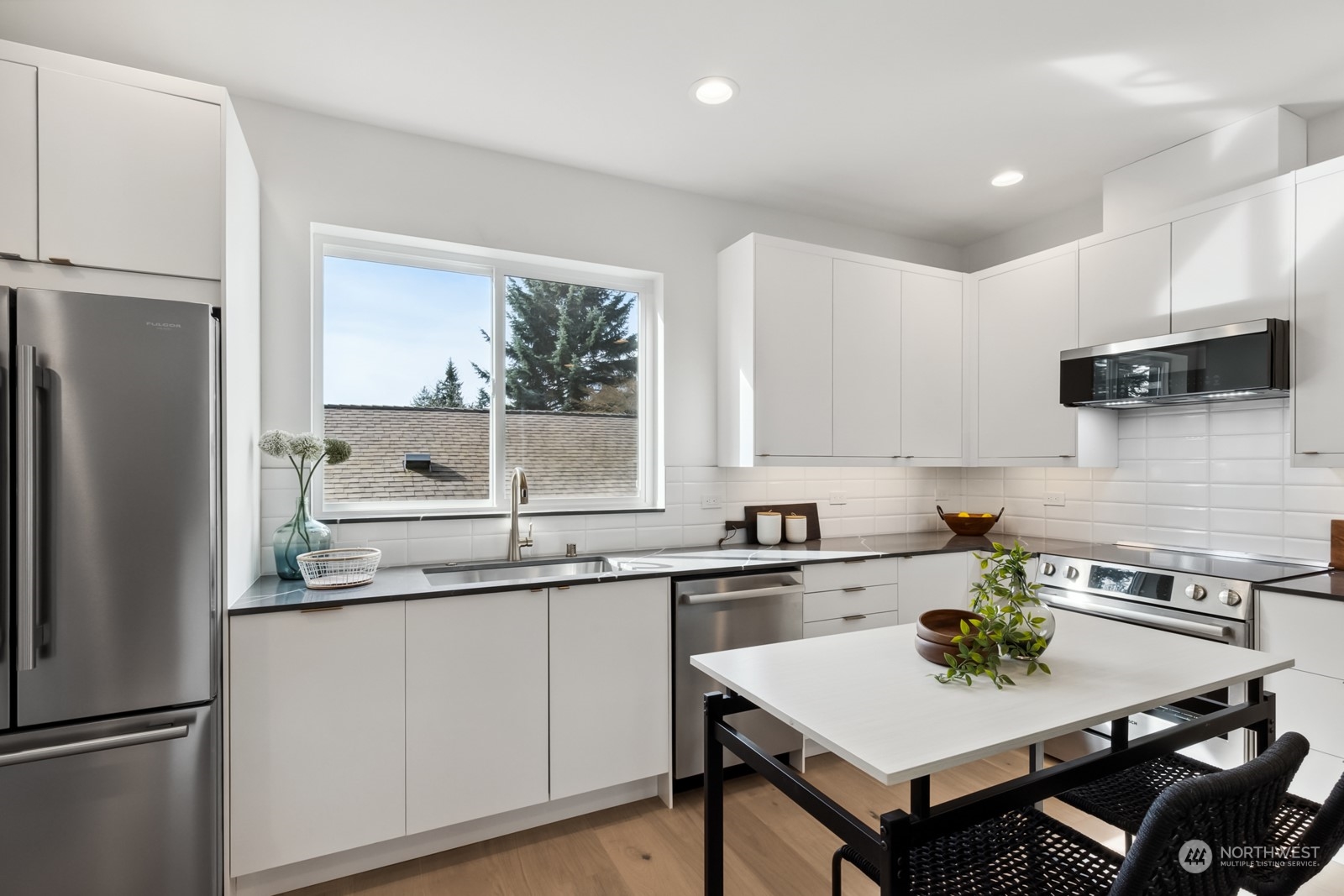 7717 45th Avenue NE Unit: B