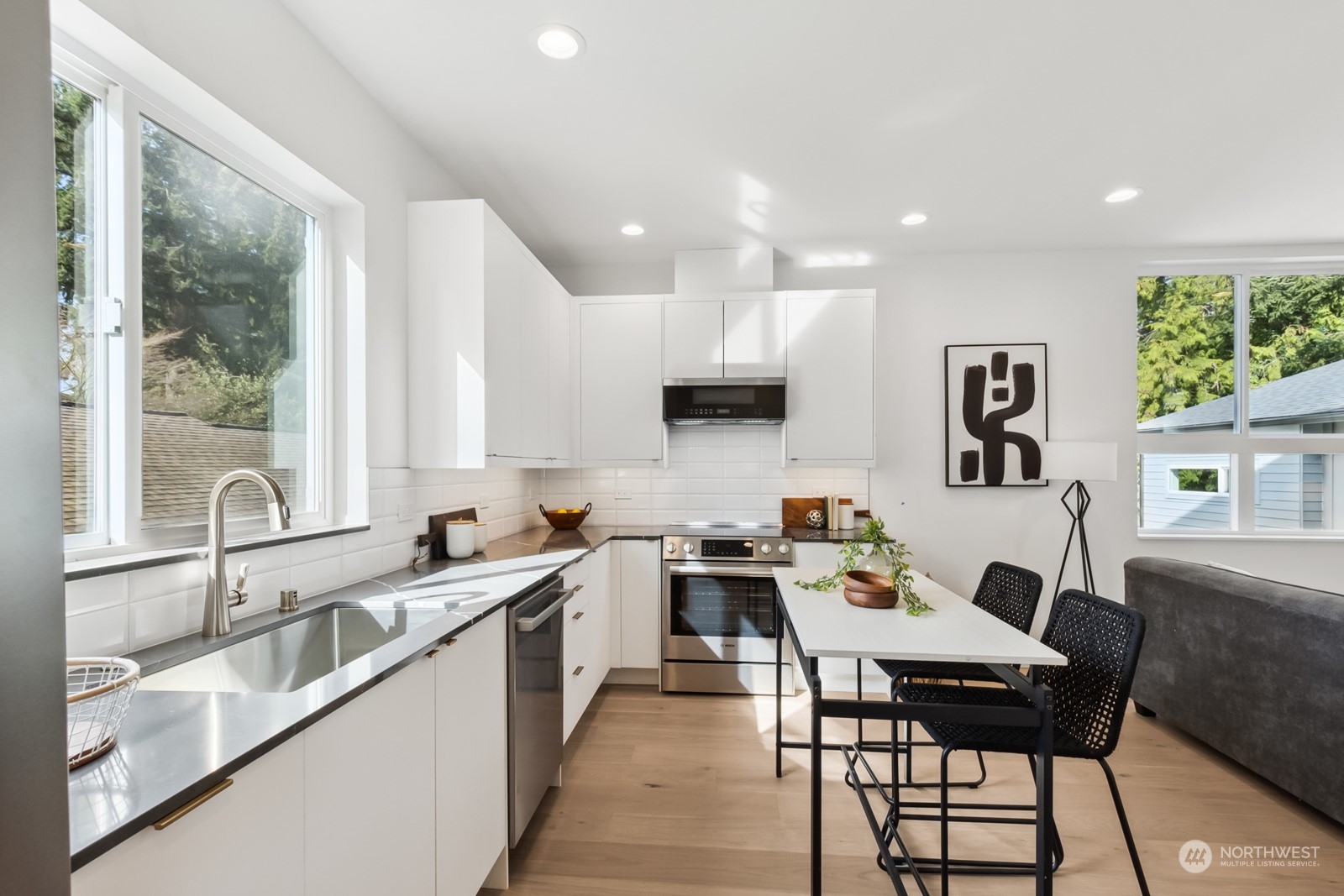 7717 45th Avenue NE Unit: B