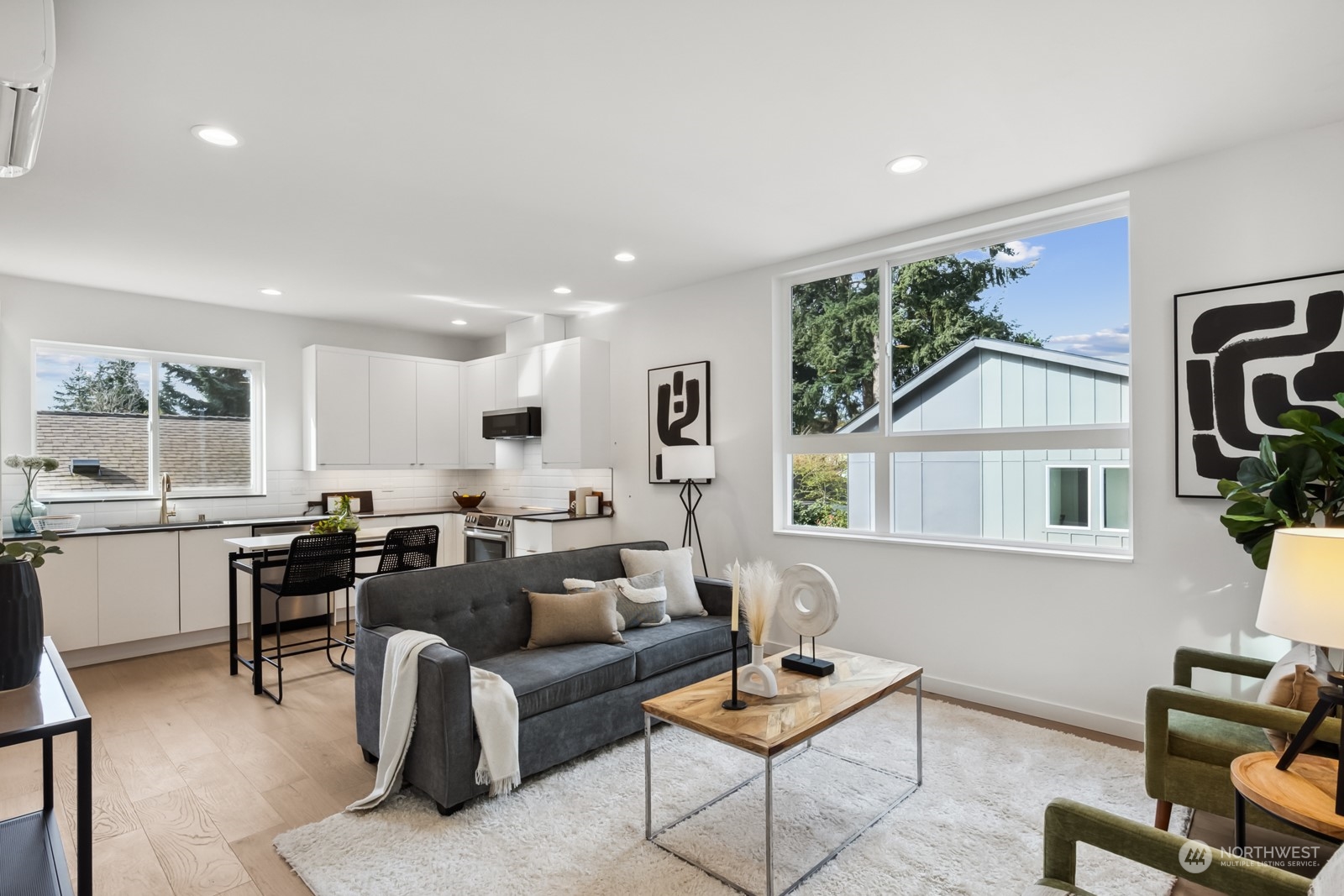 7717 45th Avenue NE Unit: B