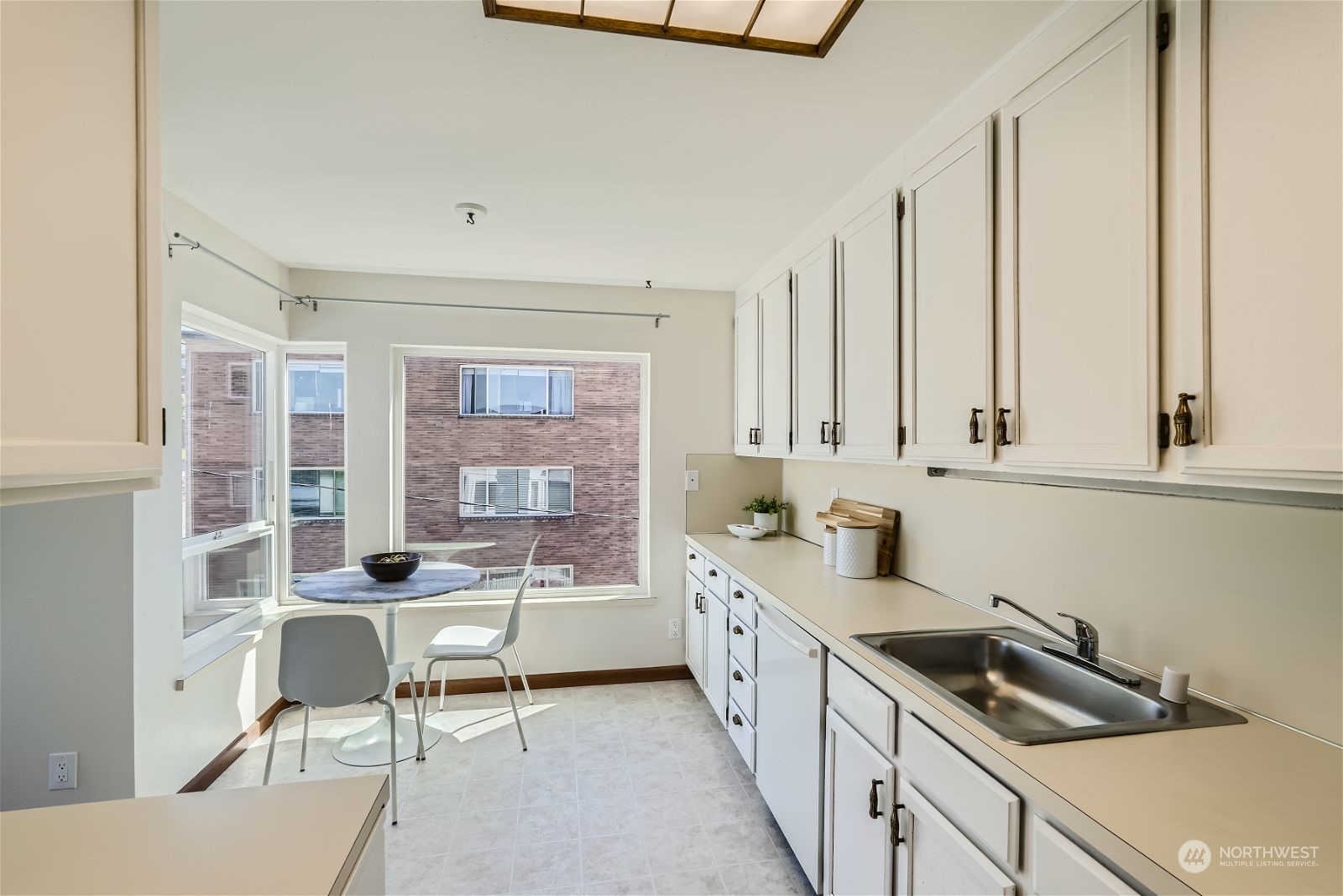 1111 S Atlantic Street Unit: 401