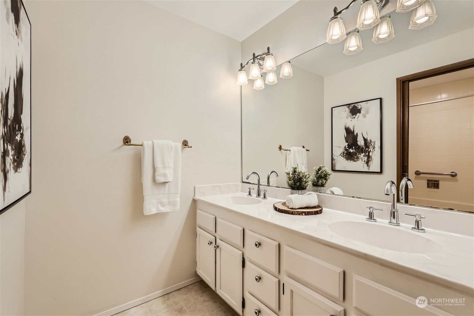 1111 S Atlantic Street Unit: 401