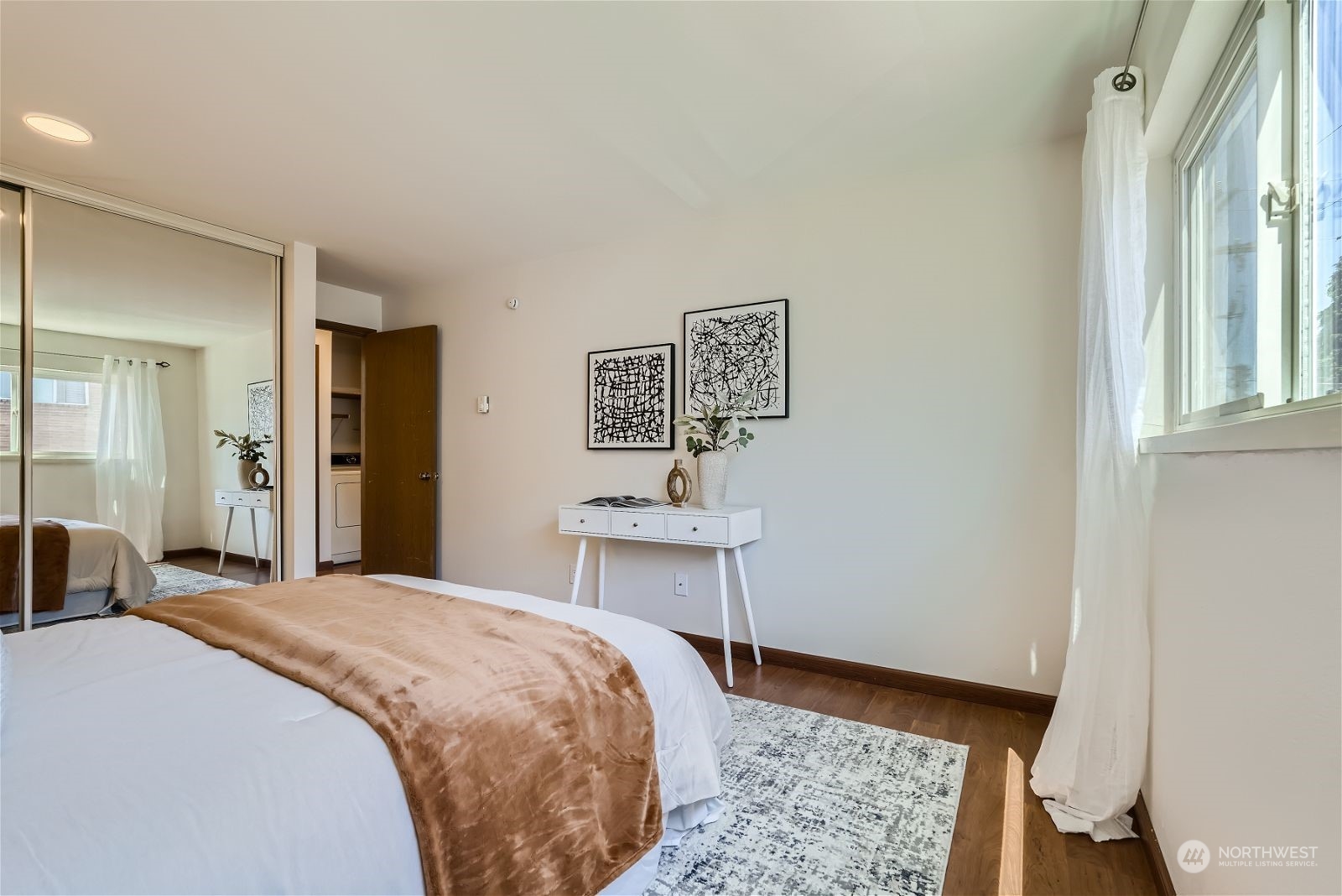 1111 S Atlantic Street Unit: 401