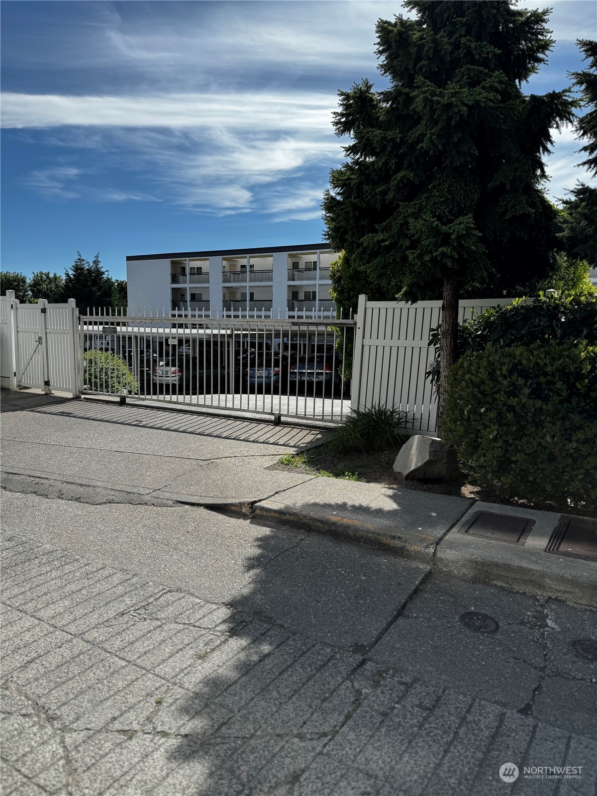 1111 S Atlantic Street Unit: 401