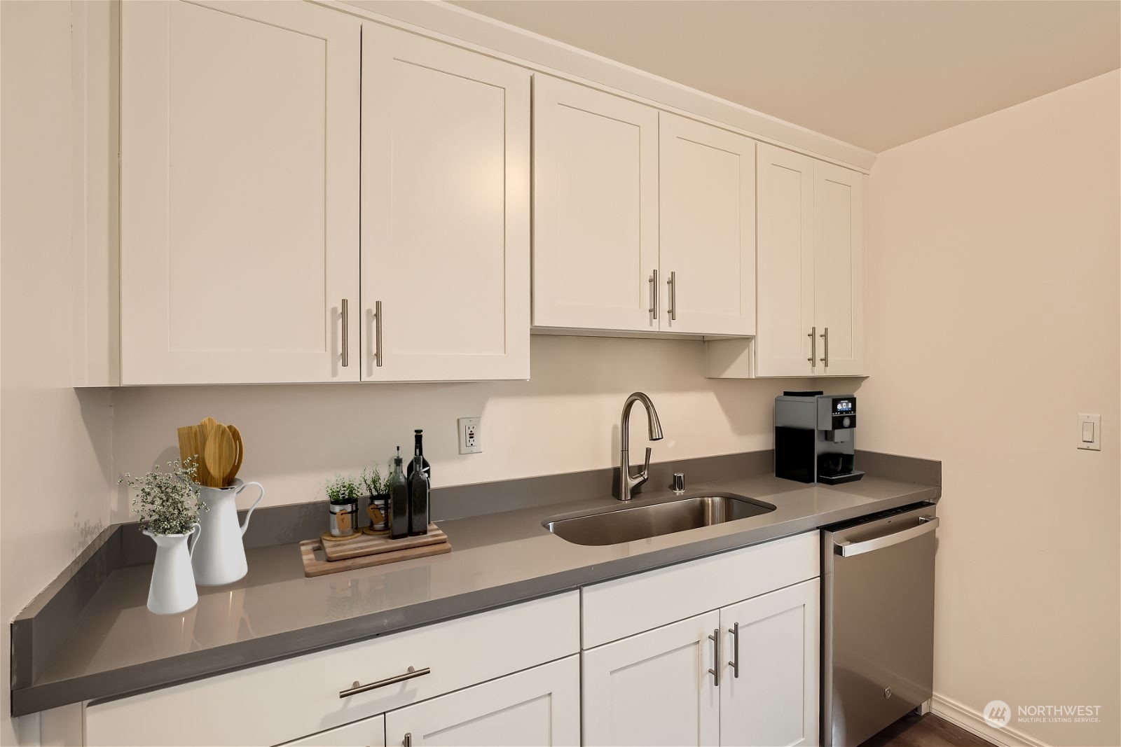 8536 Nesbit Avenue N Unit: B