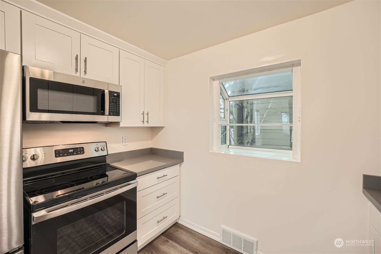 8536 Nesbit Avenue N Unit: B