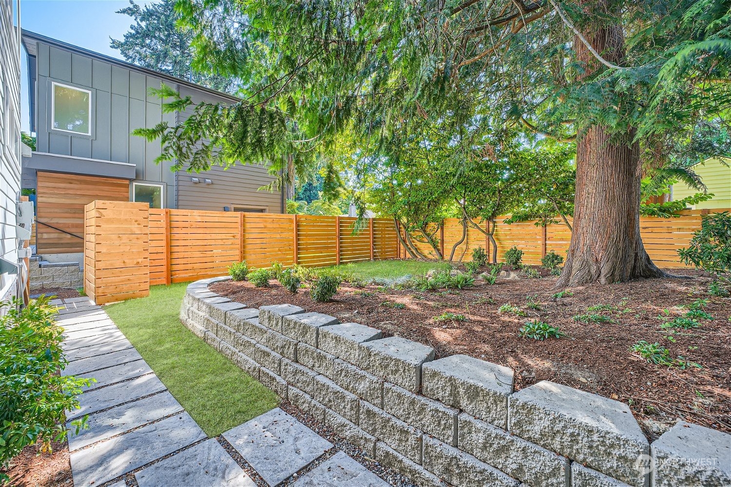 7721 45th Avenue NE
