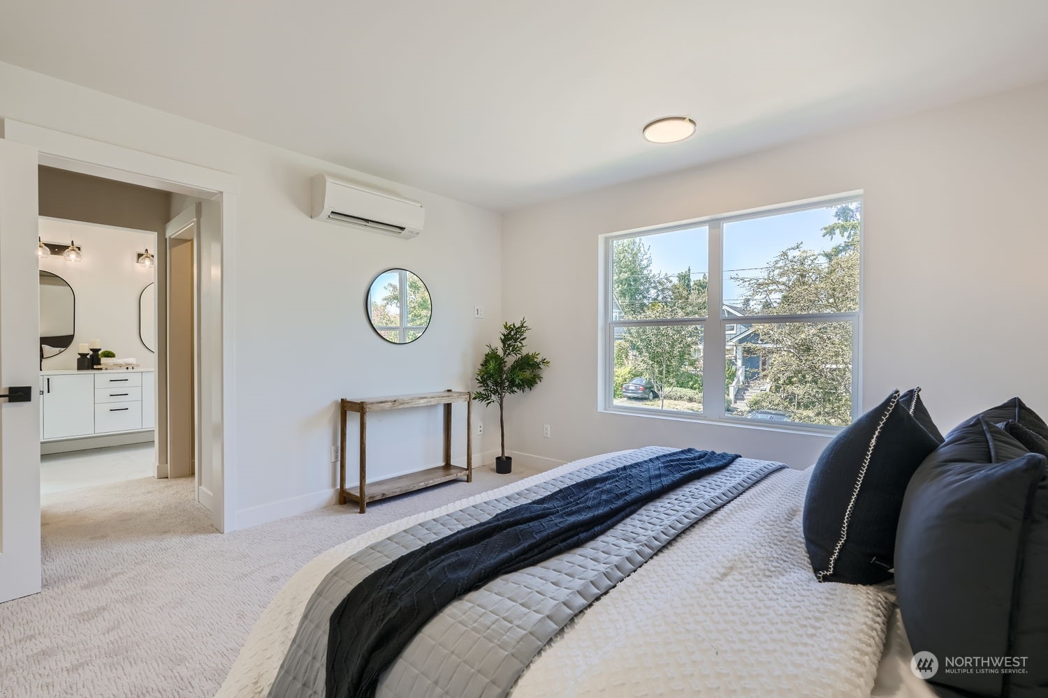 2833 NW 66th Street