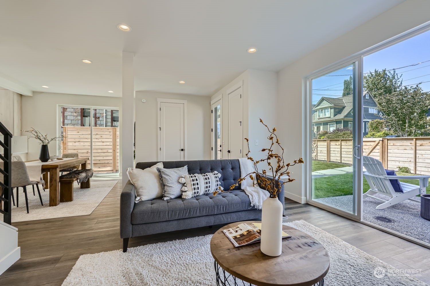 2833 NW 66th Street