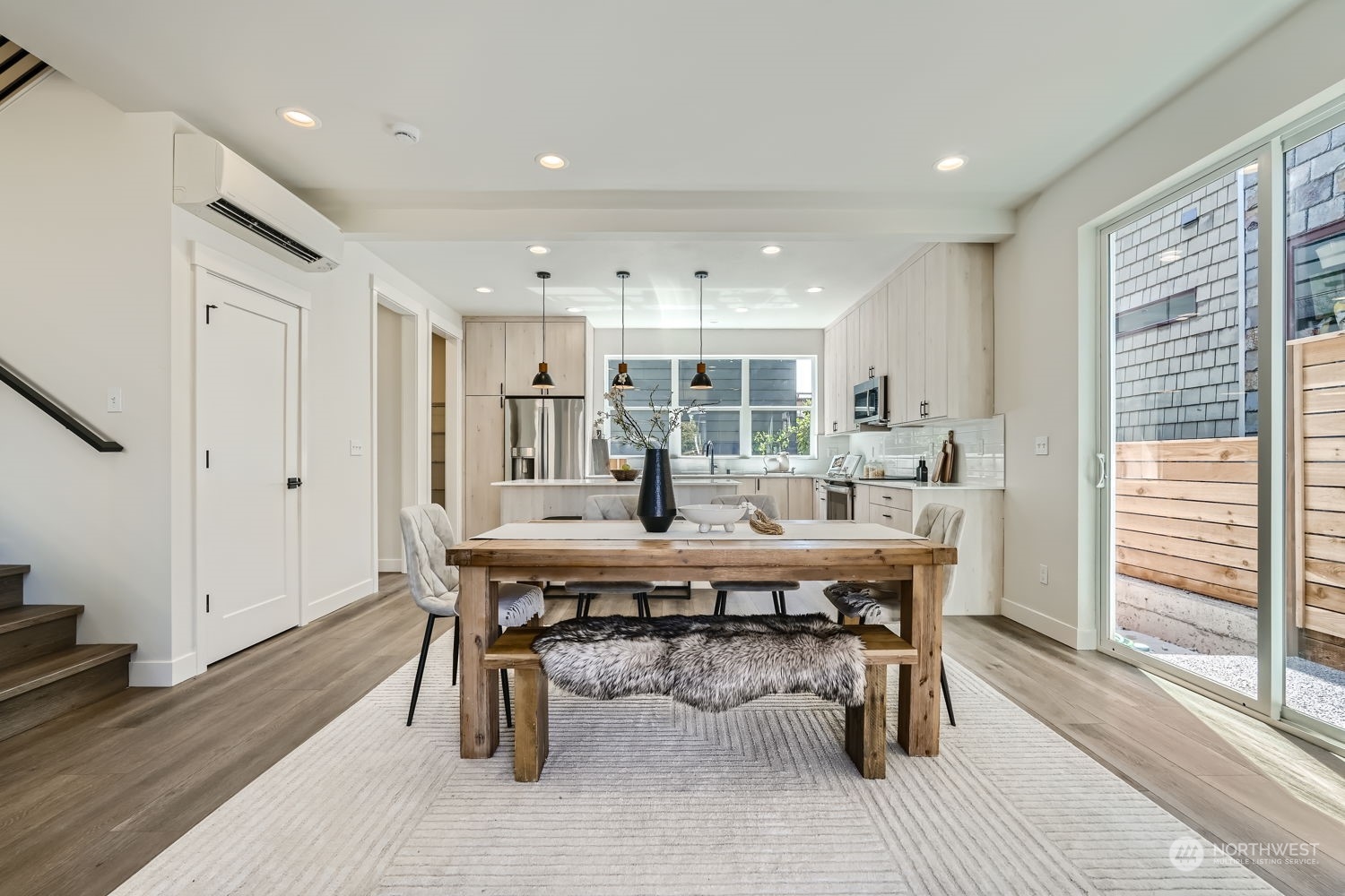 2833 NW 66th Street
