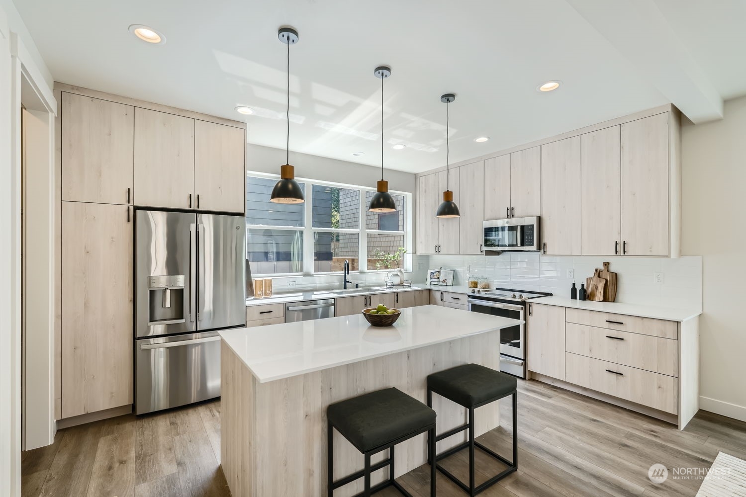 2833 NW 66th Street
