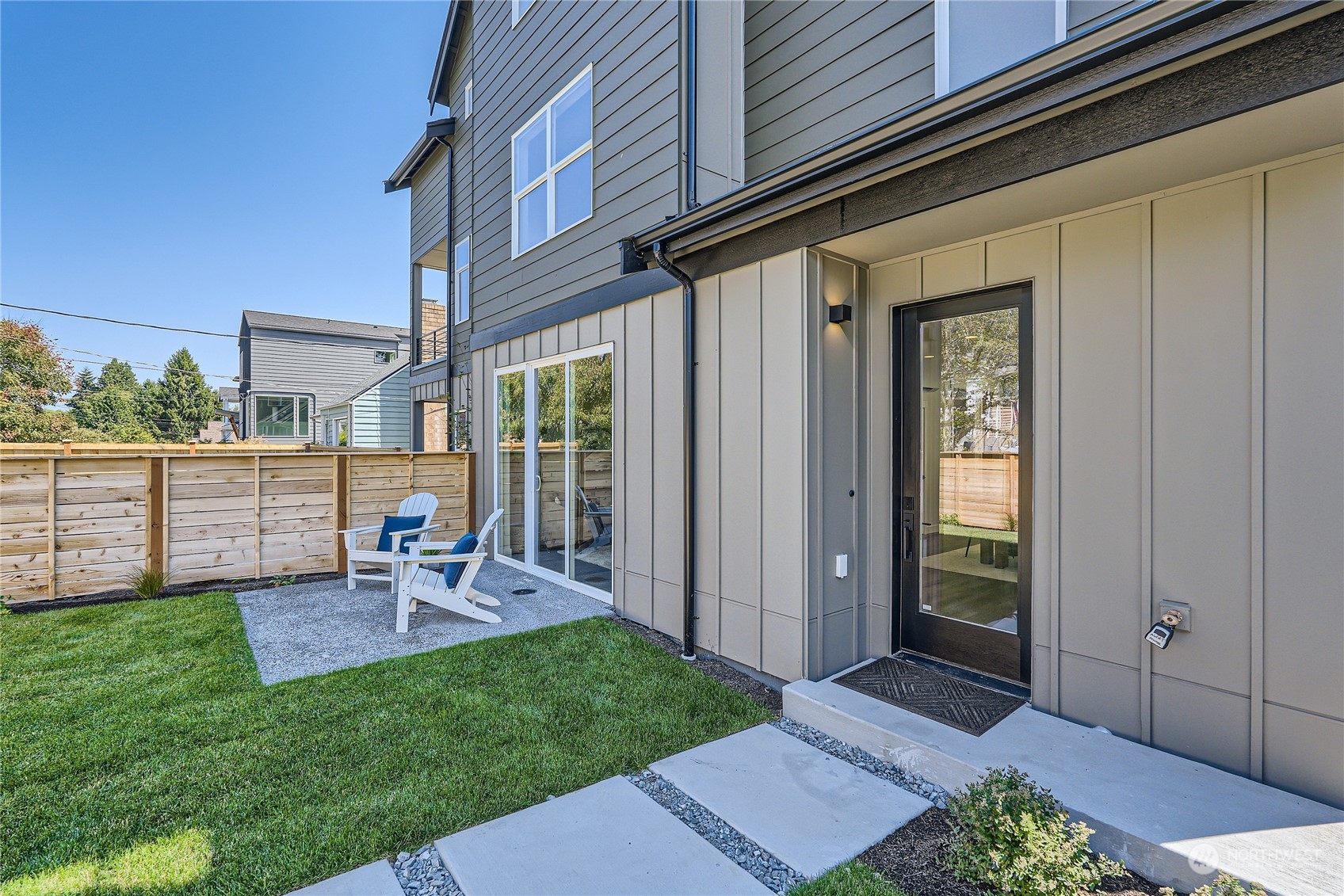 2833 NW 66th Street
